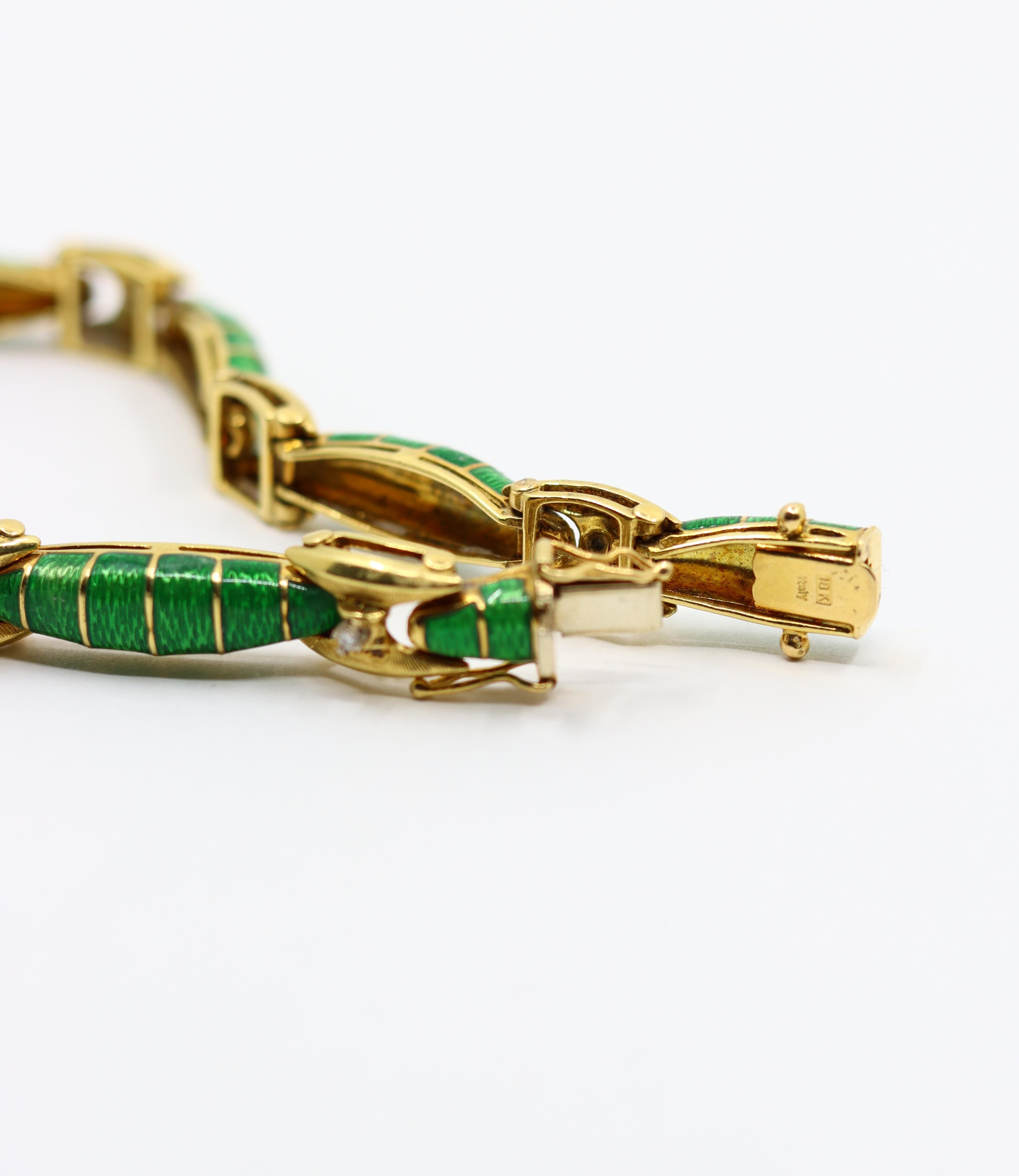 Bracelet vintage en or 18K avec émail et diamants en vente 5