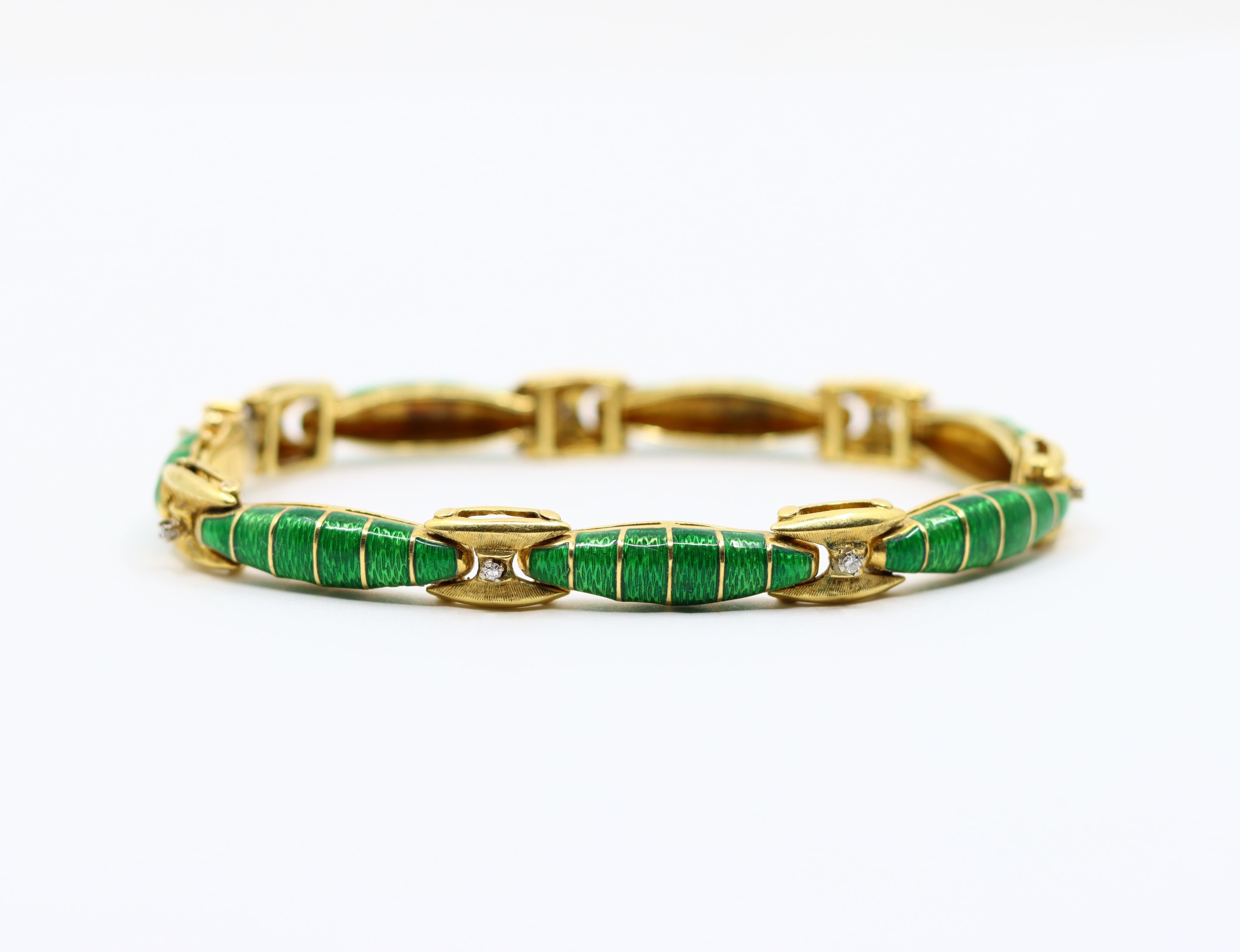 Bracelet vintage en or 18K avec émail et diamants Bon état - En vente à Flushing, NY