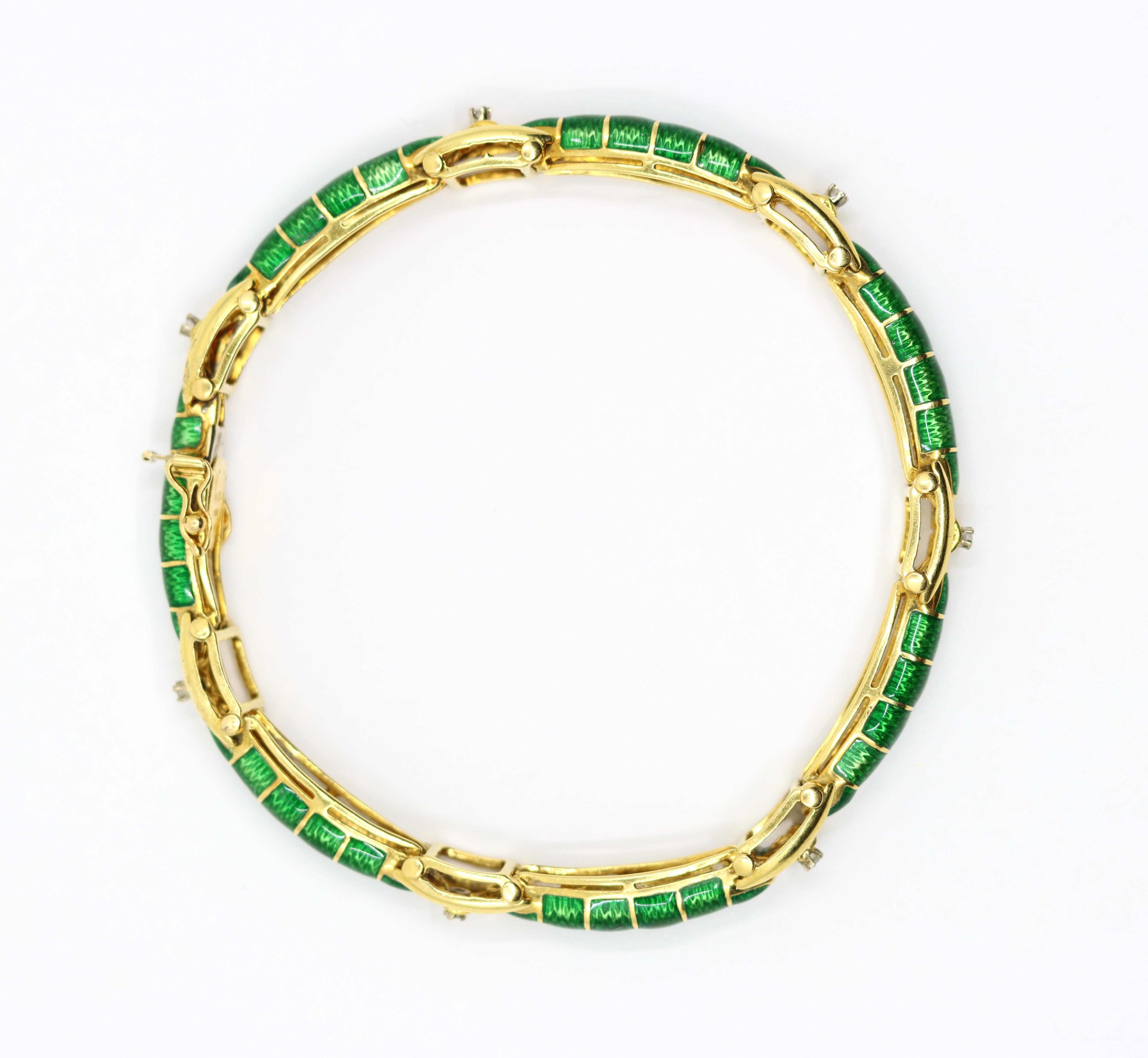 Bracelet vintage en or 18K avec émail et diamants en vente 1