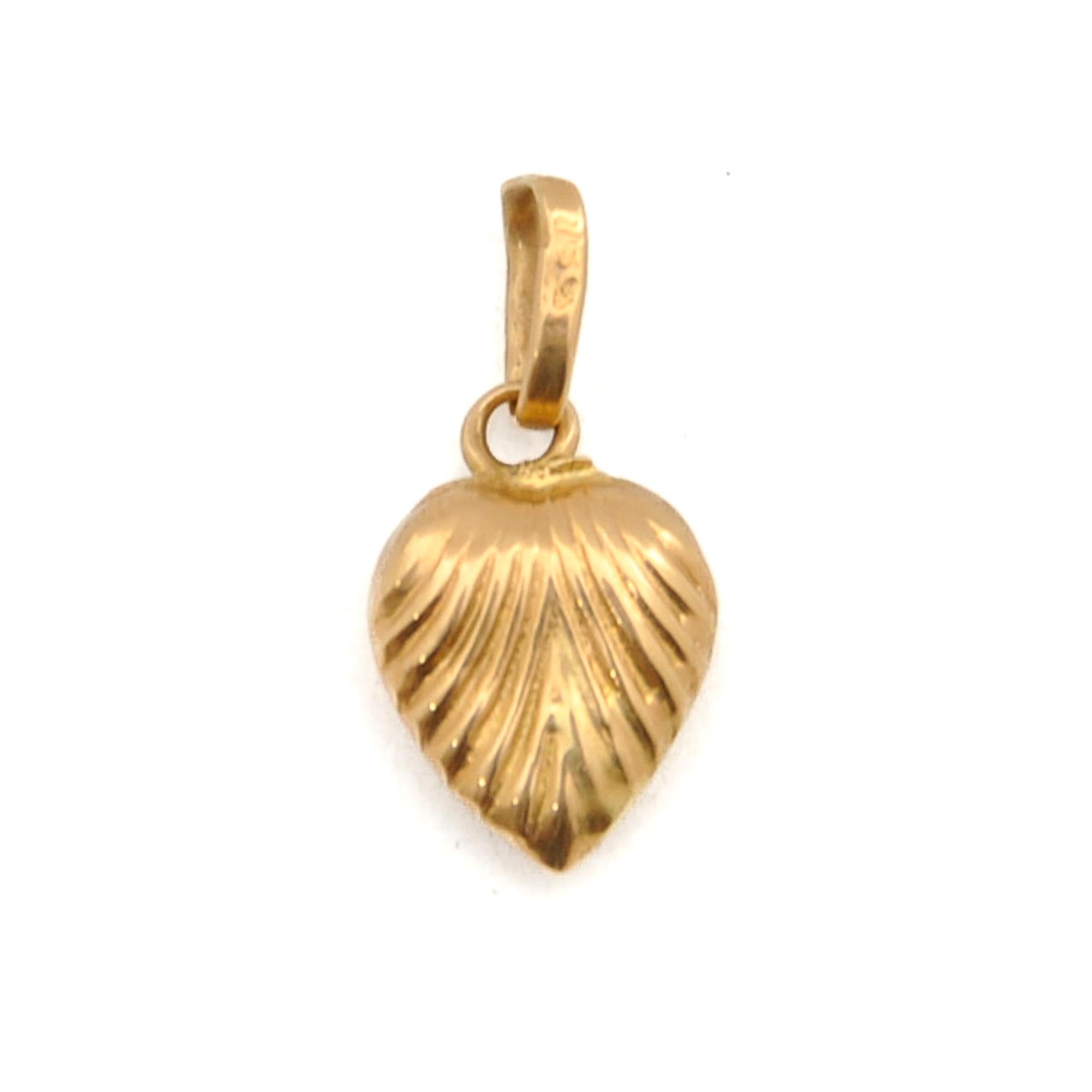 Sunburst Heart 18 Karat Gold Charm Pendant For Sale 1