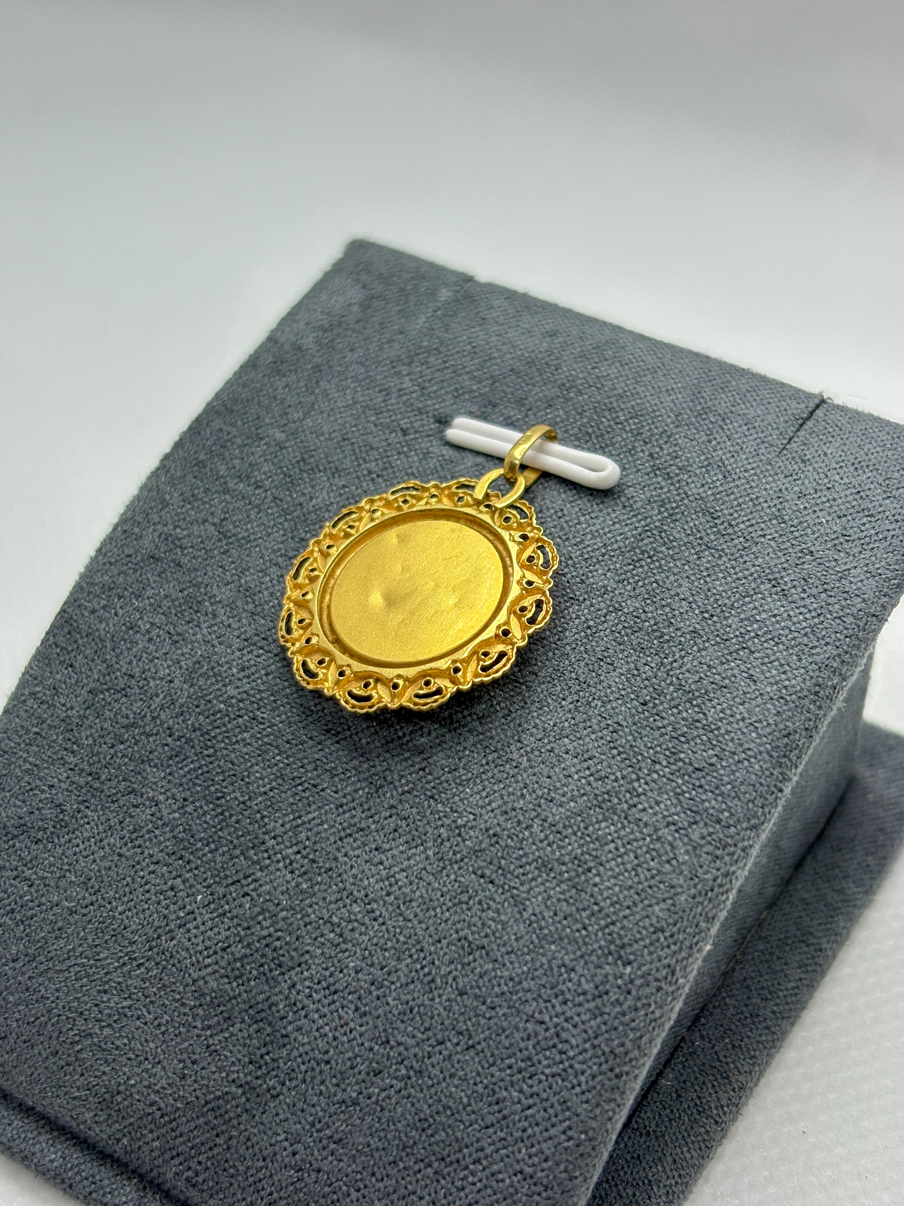 Pendentif vintage en or 18k 