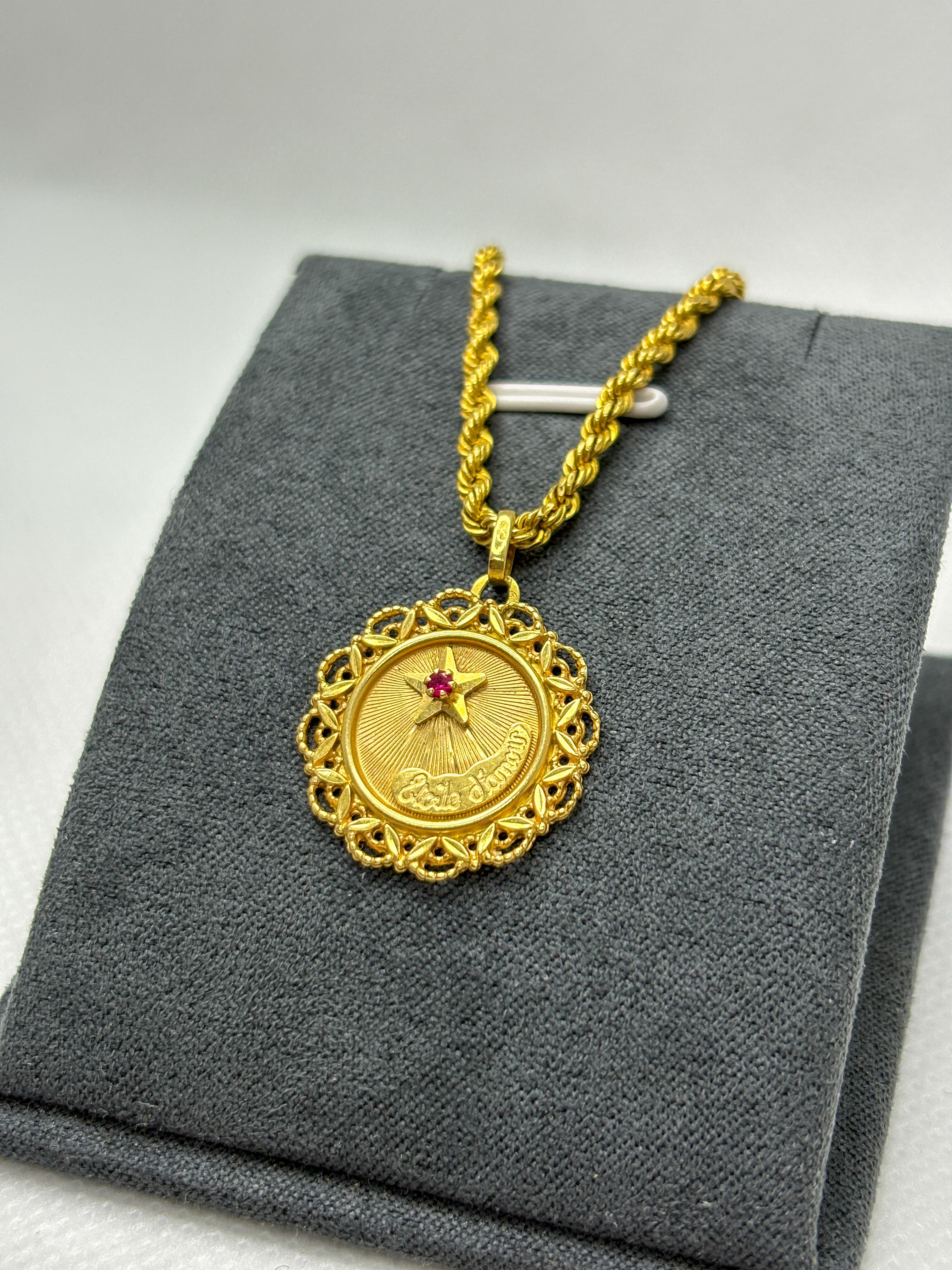 Pendentif vintage en or 18k 
