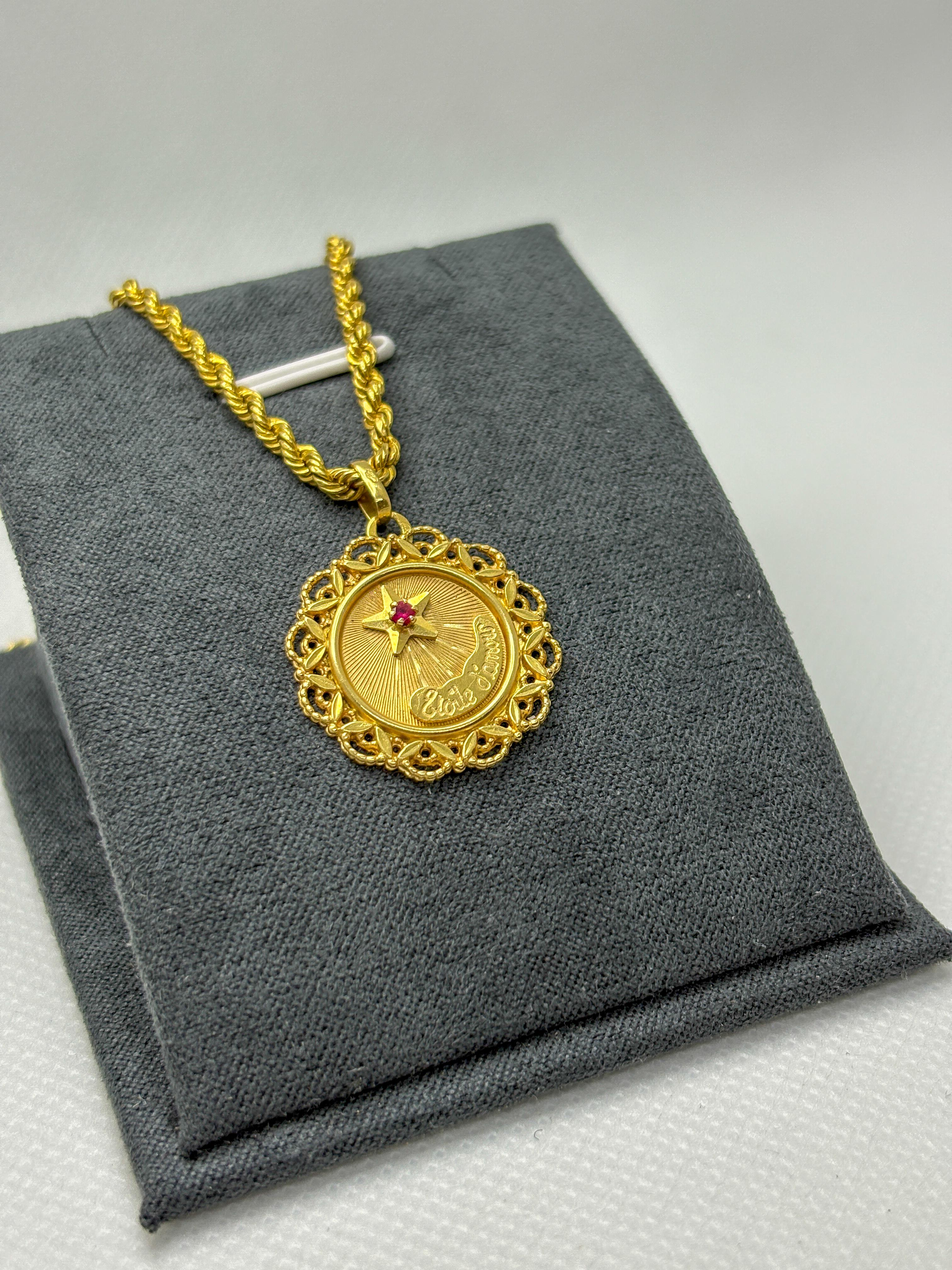 Pendentif vintage en or 18k 