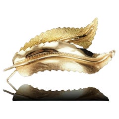 Vintage 18K Gold Feather Brooch with Twin Textured Design