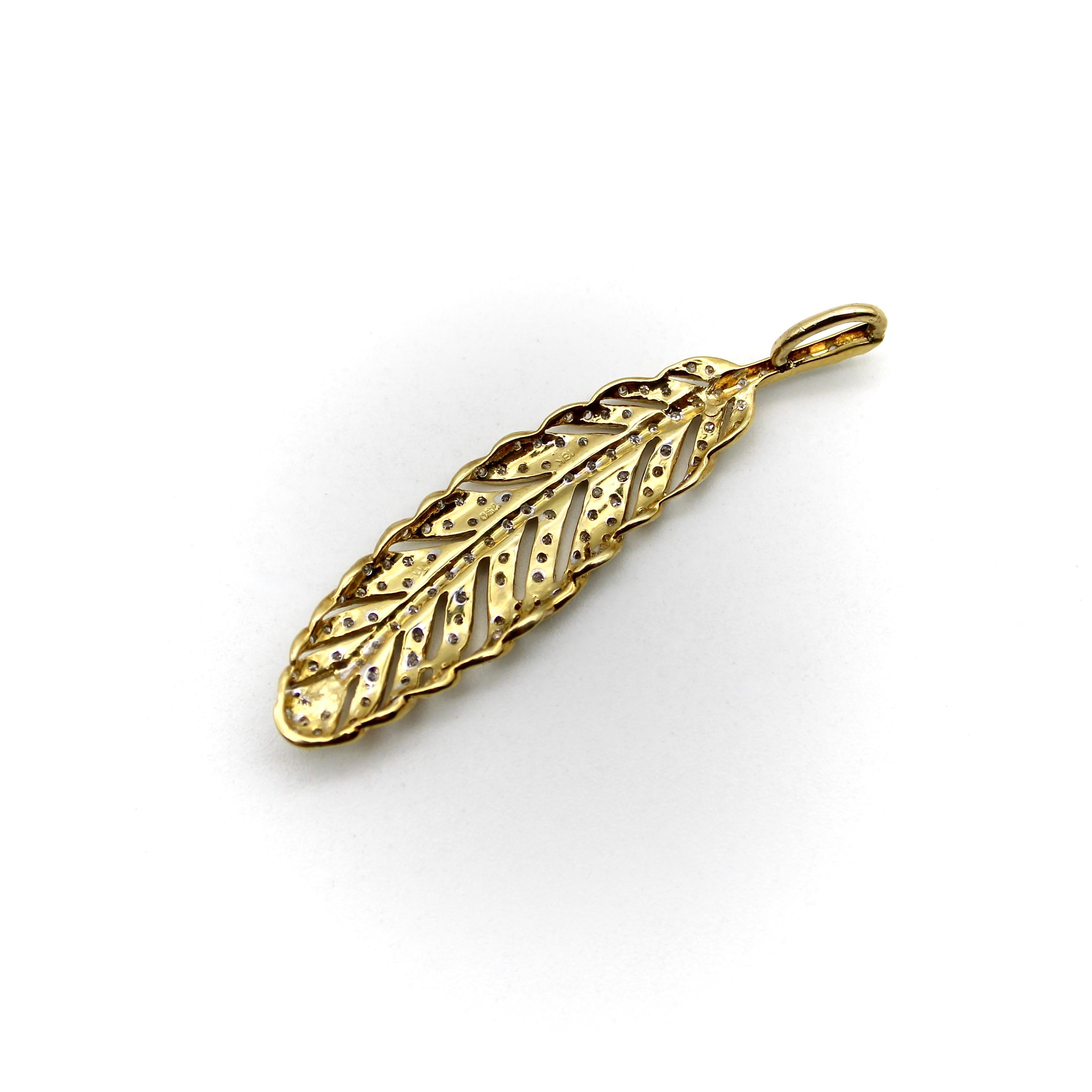 Women's or Men's Vintage 18K Gold Feather Pendant with Pave Diamonds