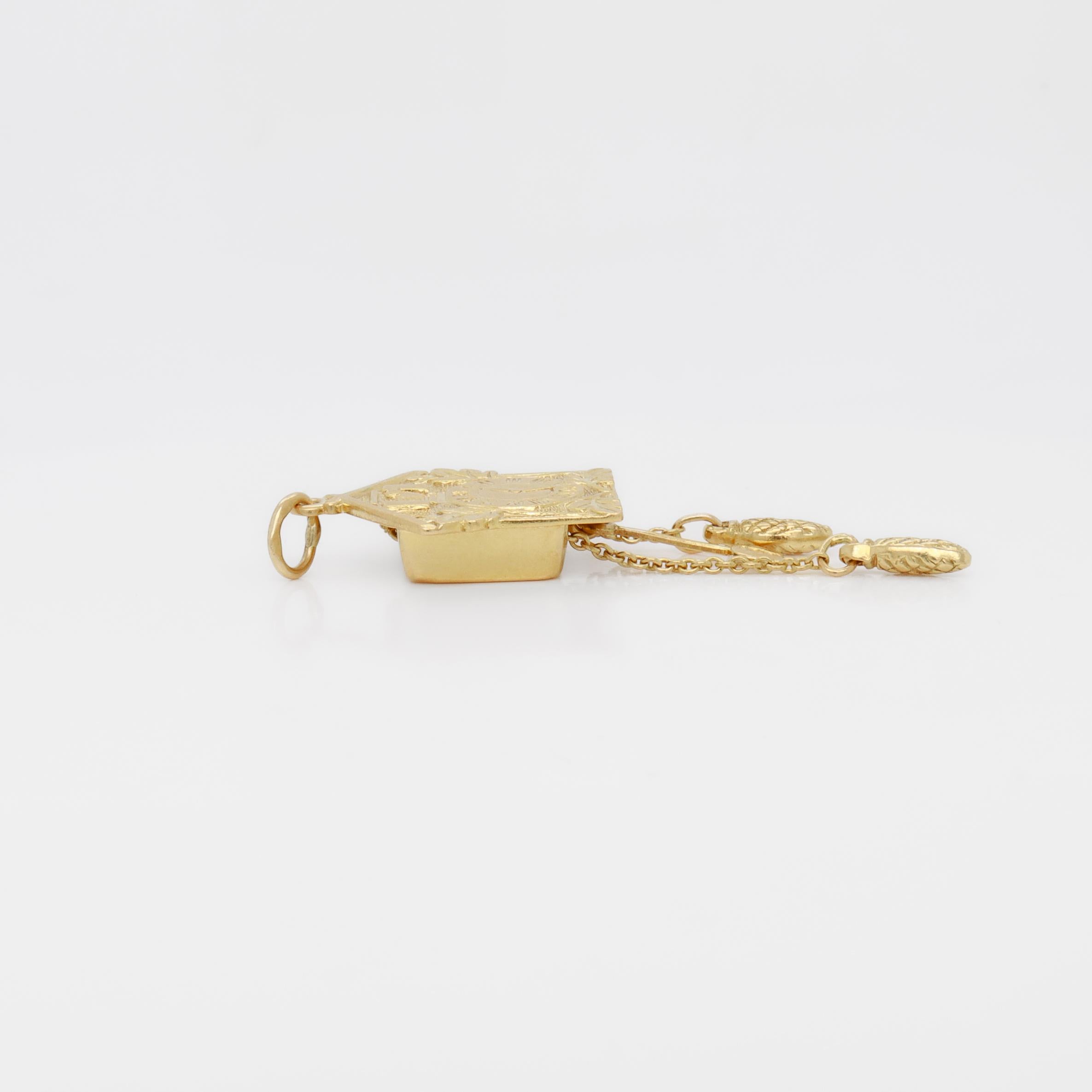 Vintage 18k Gold Figural Cuckoo Clock Charm for a Bracelet 10