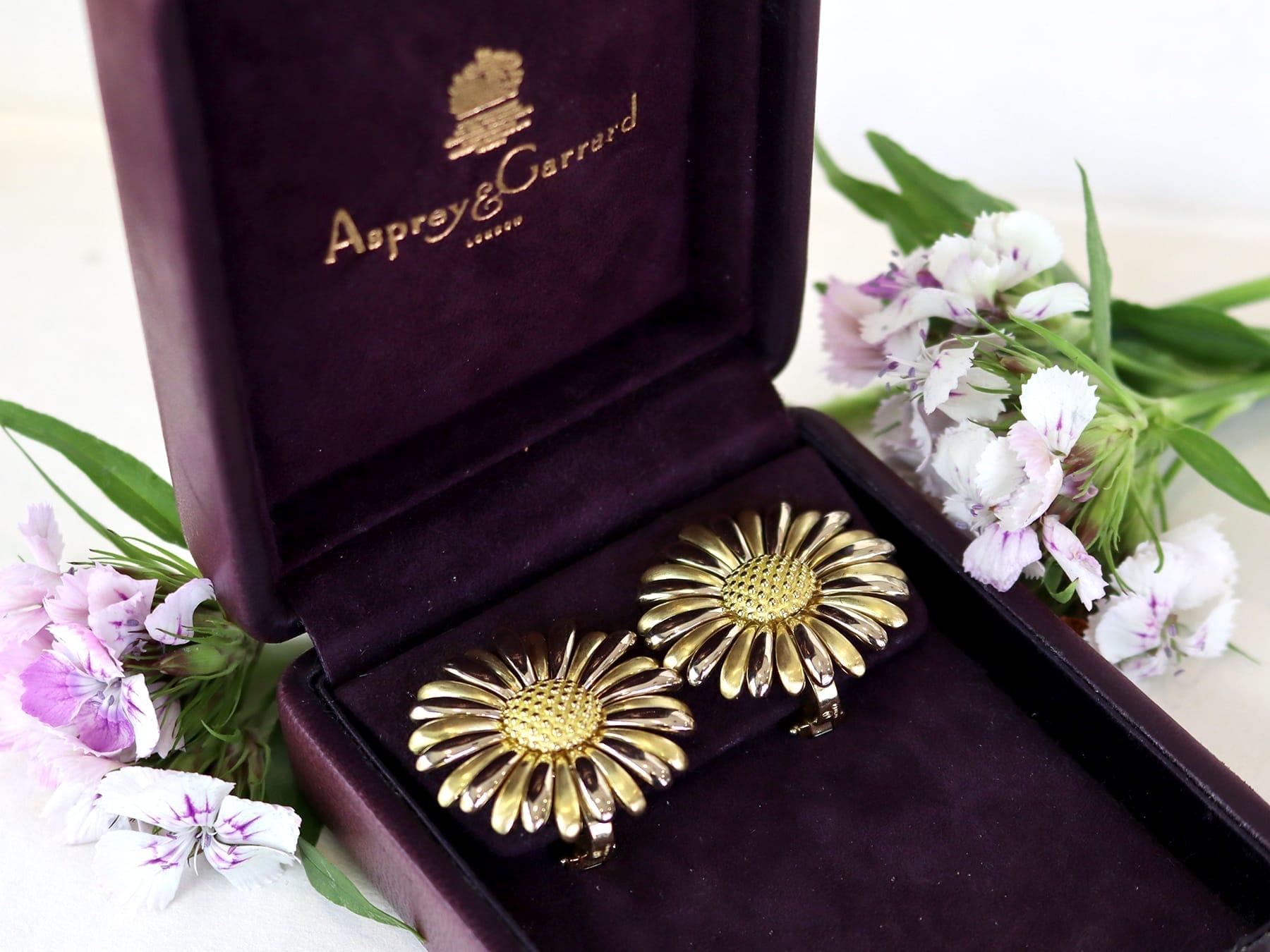Vintage 18k Gold Floral Earrings by Asprey & Garrard Circa 1990 In Excellent Condition For Sale In Jesmond, Newcastle Upon Tyne