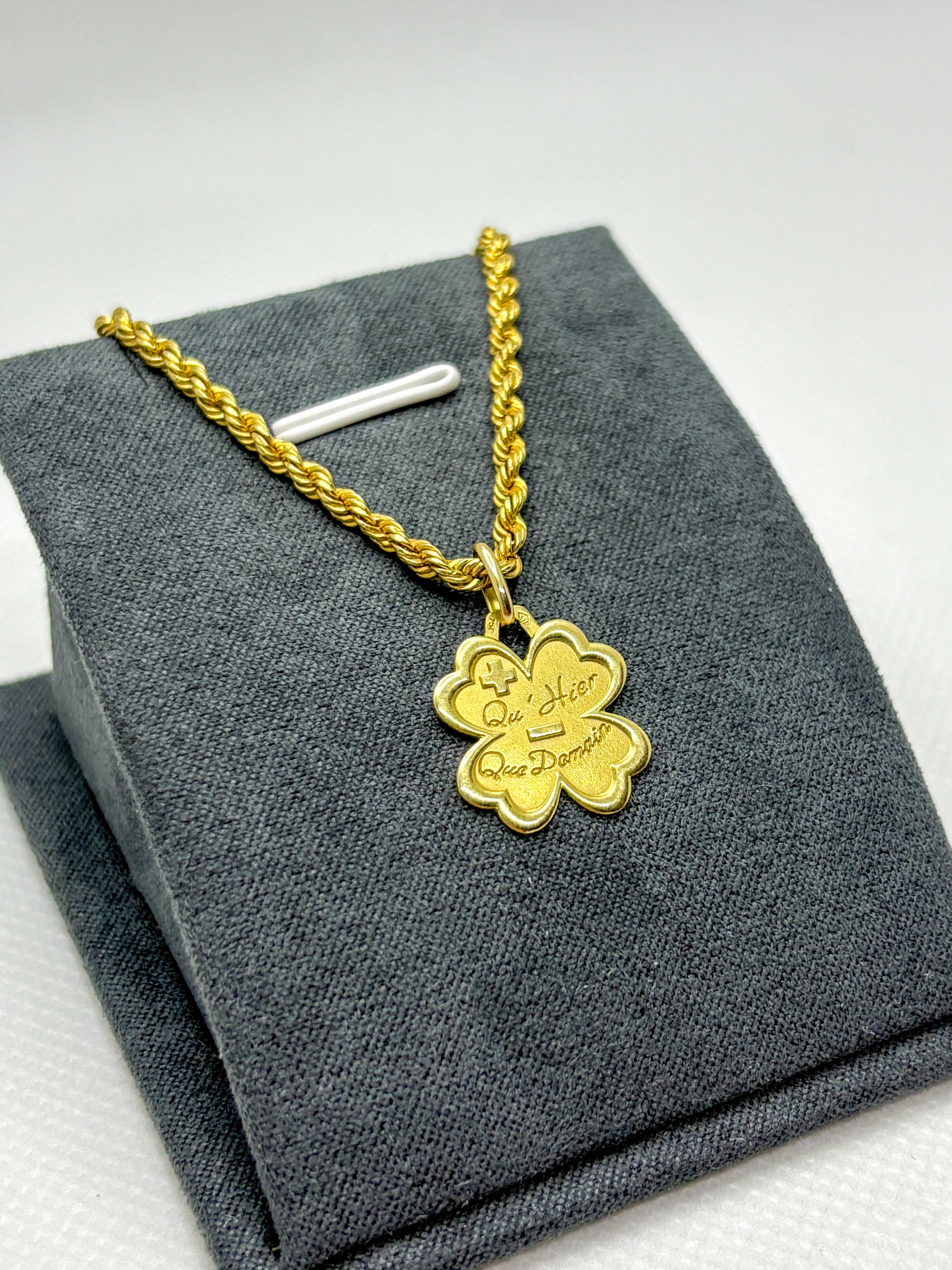 Vintage 18k Gold Four-Leaf Clover 