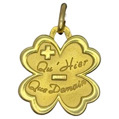 Vintage 18k Gold Four-Leaf Clover "Médaille d'Amour" Pendentif by A Augis