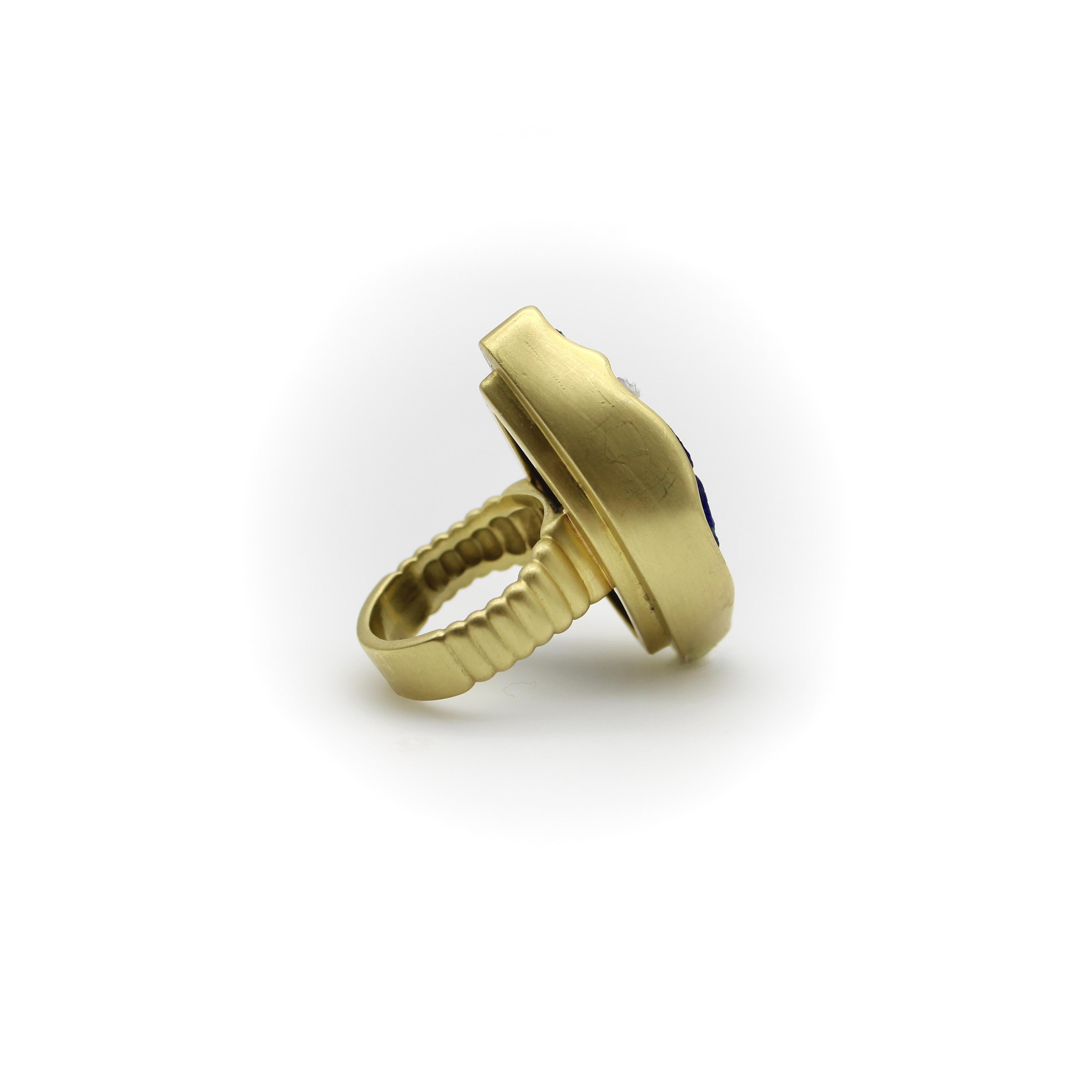 Vintage 18K Gold Freeform Artisan Lapis Lazuli Ring For Sale 1