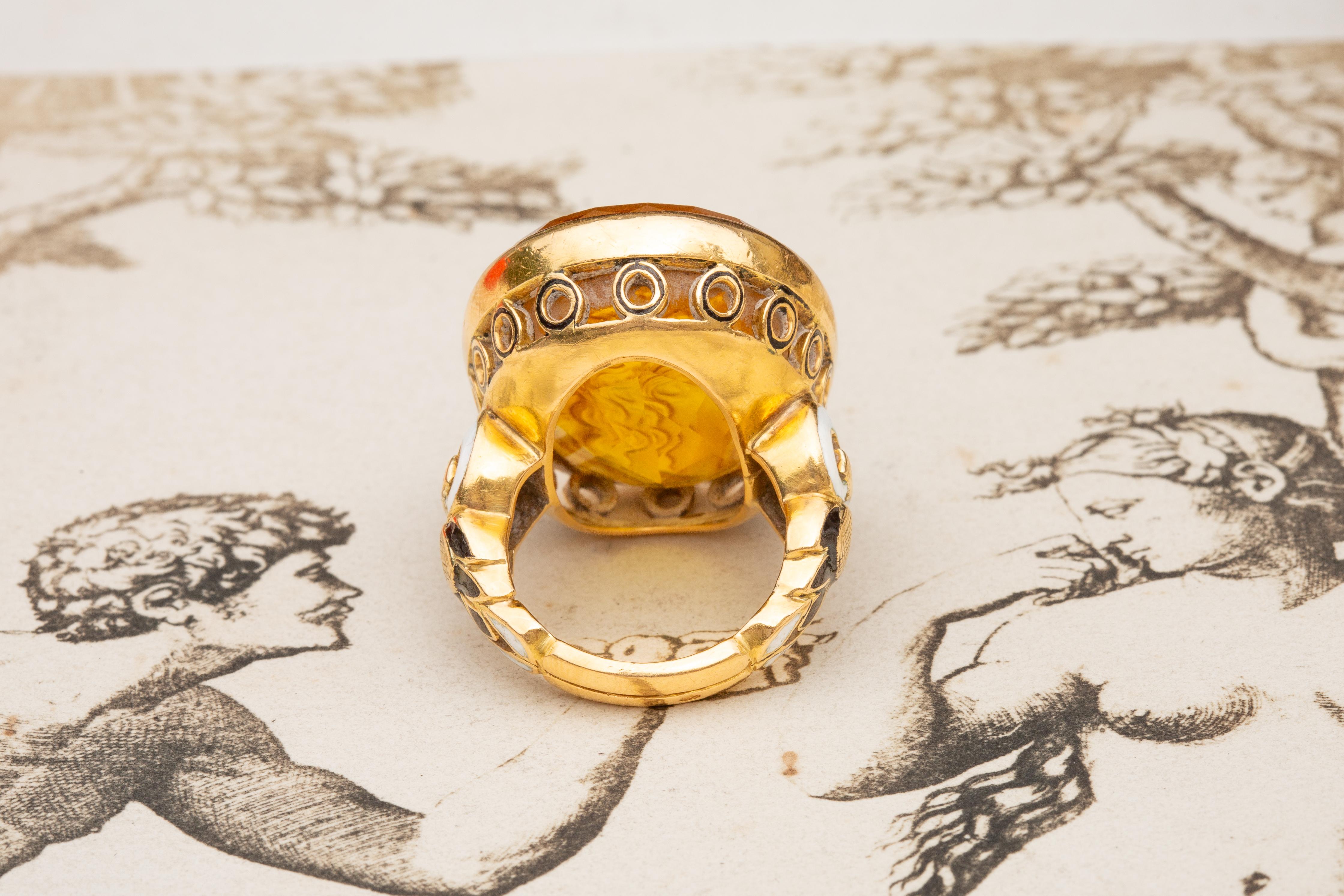 Vintage 18K Gold French 1960’s Frosted Glass Cameo Ring Renaissance Revival For Sale 1
