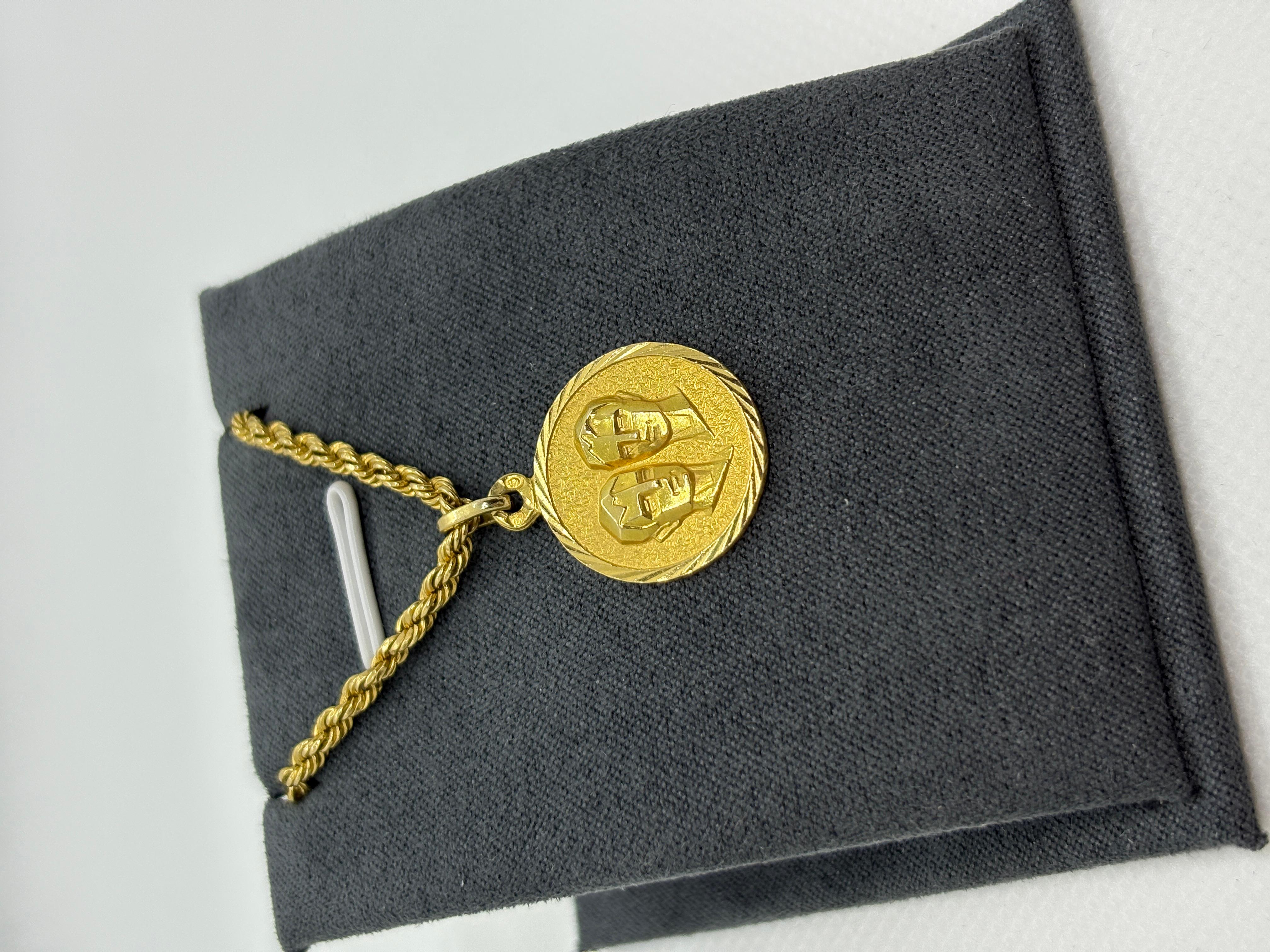 Vintage 18k Gold Gemini Zodiac Anhänger - Spanisch astrologischen Medaille im Angebot 8