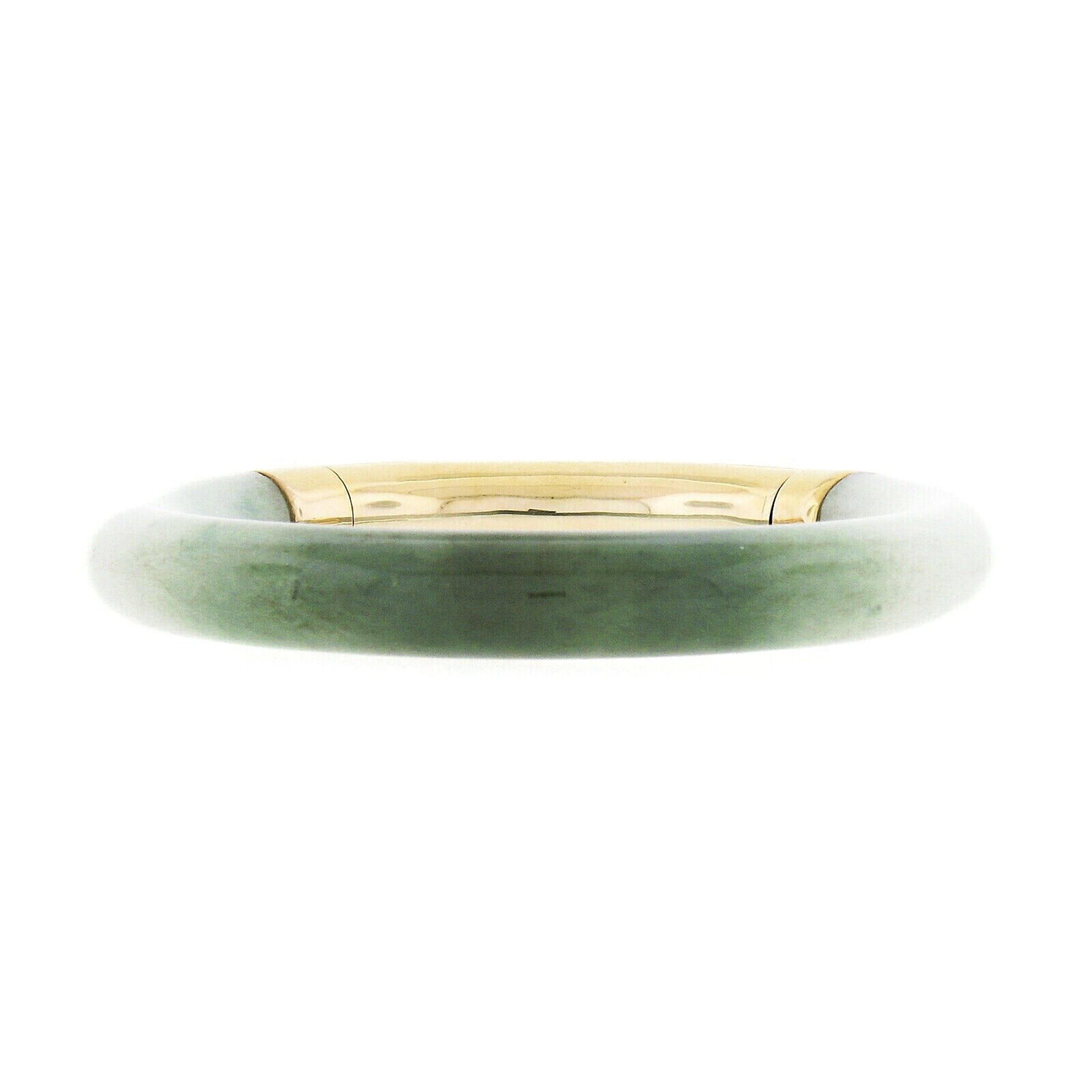 Vintage 18k Gold GIA Bogen Form grün & weiß Jade W / offene Arbeit Armreif Armband (Retro) im Angebot