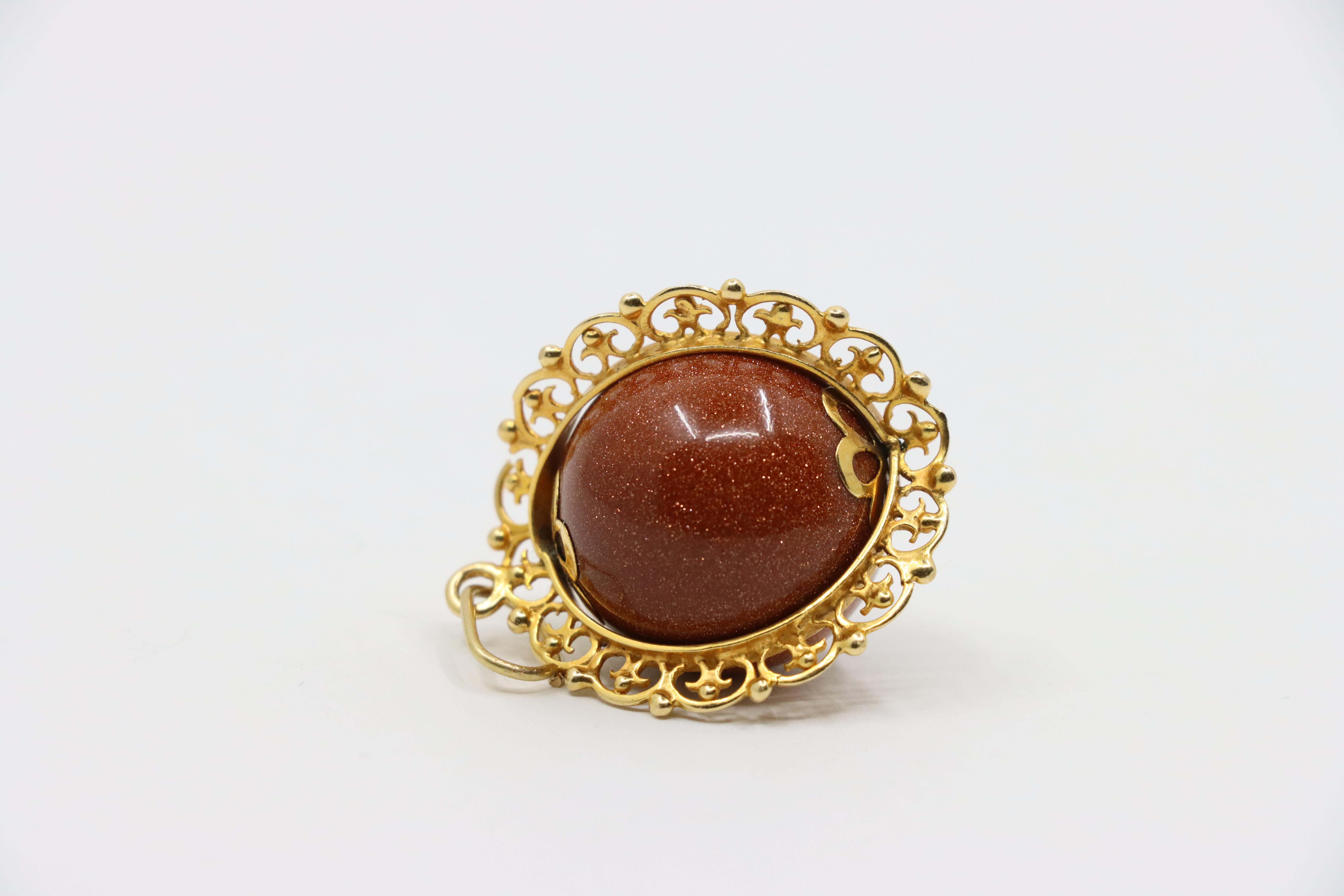 Ciondolo a forma di palla con cabochon in pietra d'oro d'epoca 18 carati in vendita 5