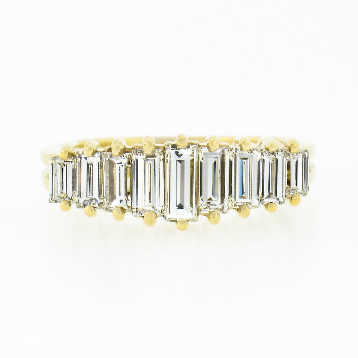 18 Karat Gold Abgestufter gerader Baguette-Diamant- Pyramide Ehering im Zustand „Gut“ im Angebot in Montclair, NJ