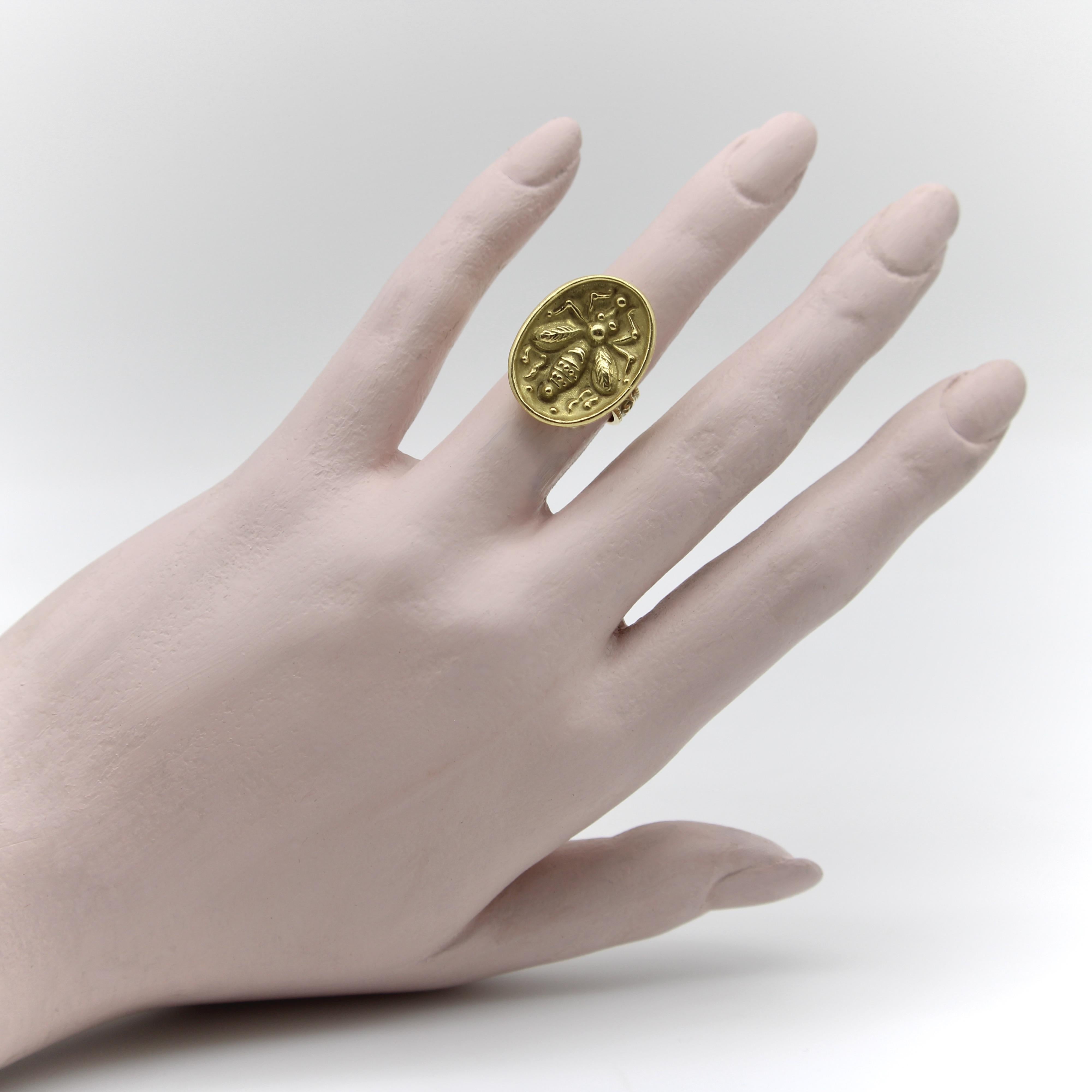 Vintage 18K Gold Greek Honey Bee Signet Ring 1