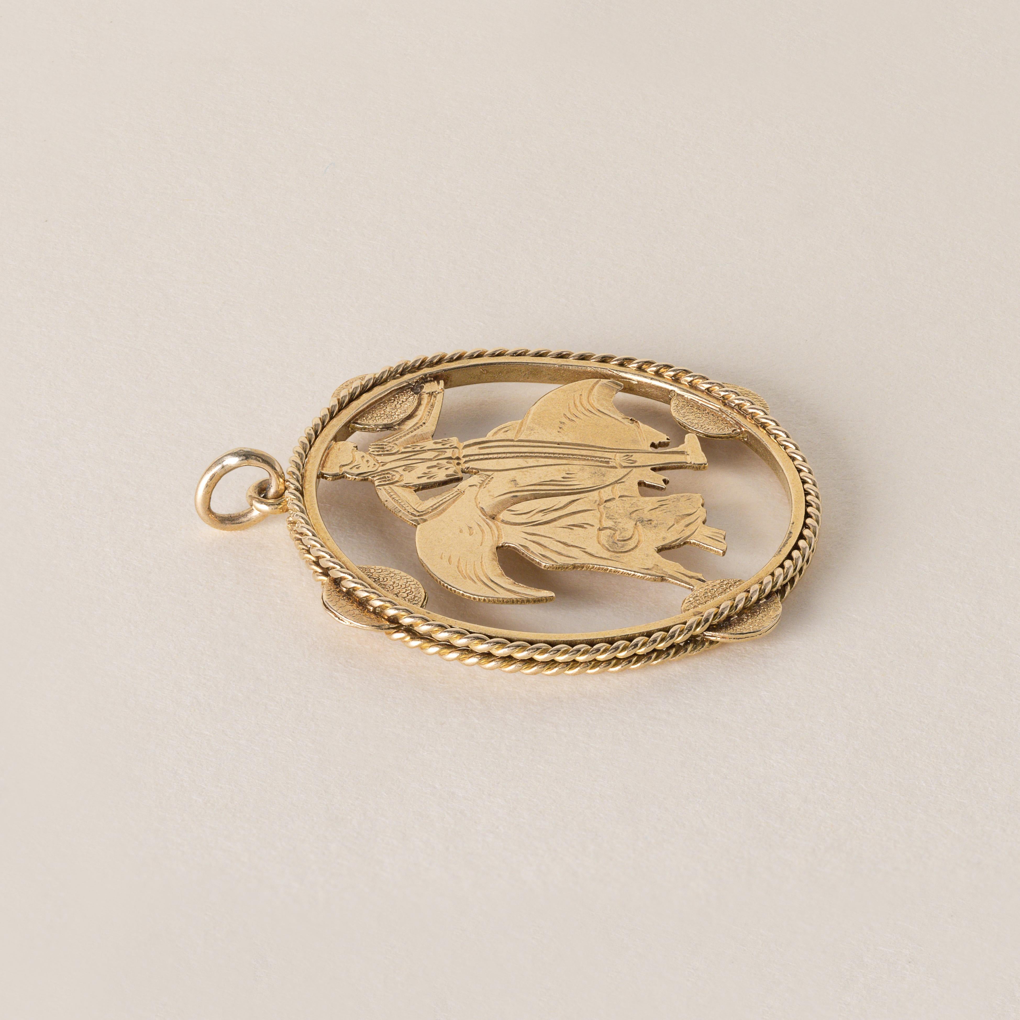 Vintage 18K Gold Hand geschnitzt Matador Stierkampf Anhänger Charme im Zustand „Gut“ im Angebot in Los Angeles, CA