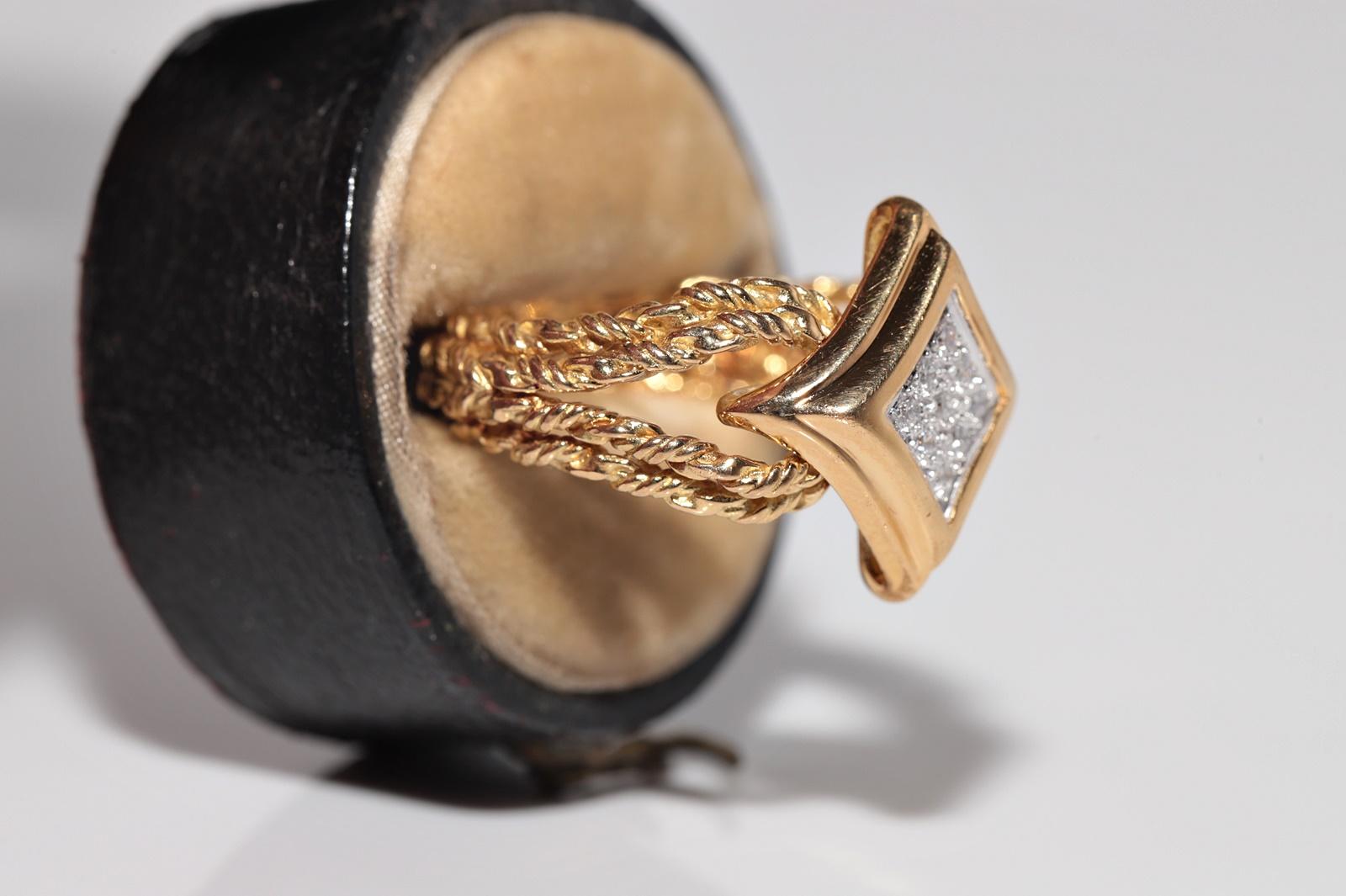 Rétro Anello Navette d'epoca in oro 18 carati con diamanti naturali decorati e lavorati a mano in vendita