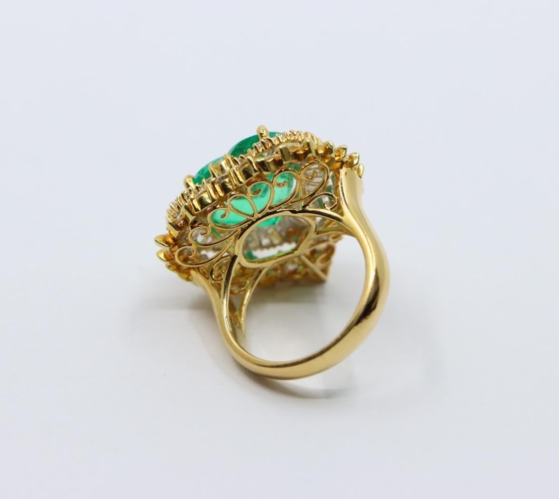 Bague vintage en or 18K avec diamant et émeraude taillée en cœur Unisexe en vente