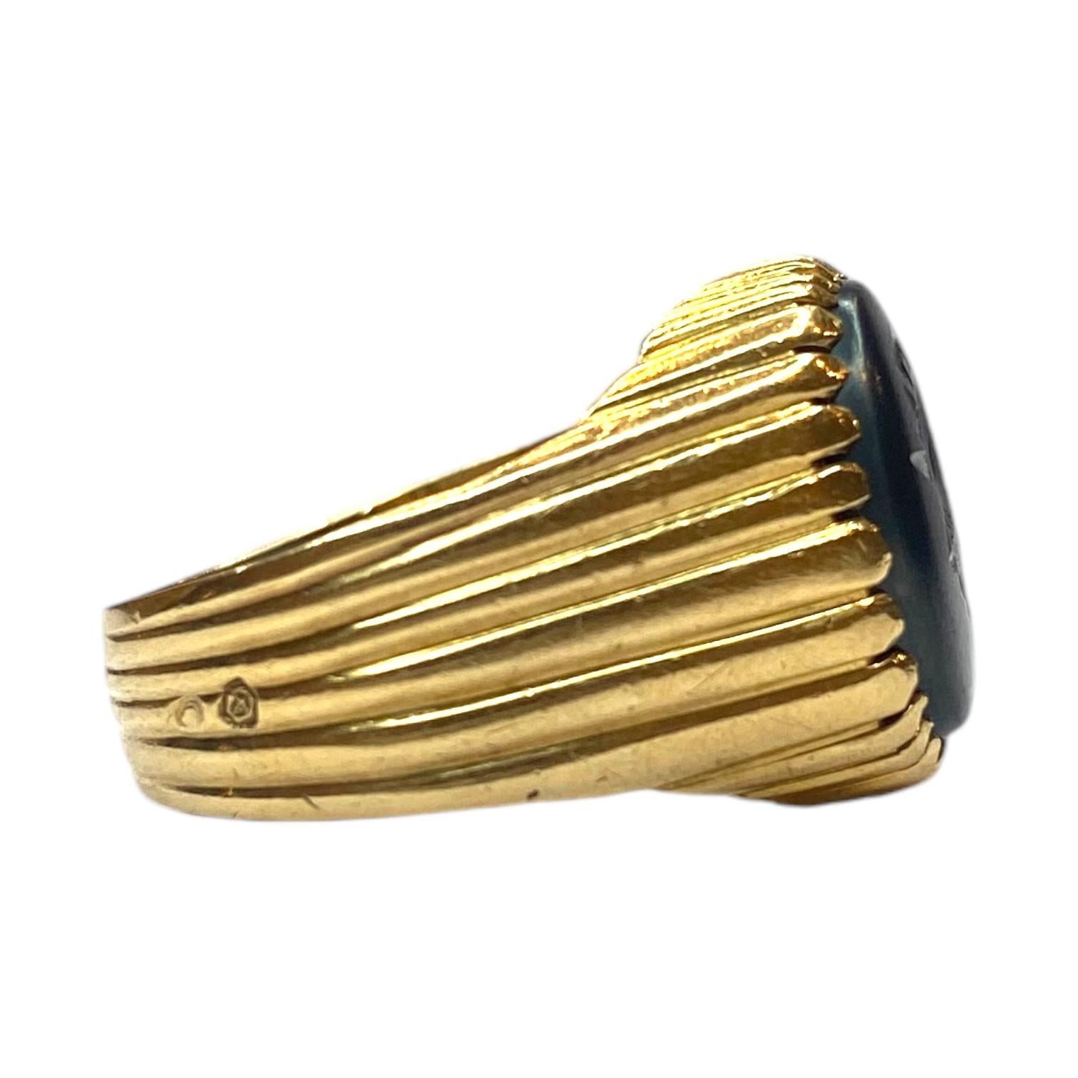 Vintage 18K Gold Hematite Intaglio Ring In Good Condition In Henderson, NV