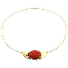 Vintage 18k Gold High Quality Carved Flower Coral Pendant Wire Collier Necklace