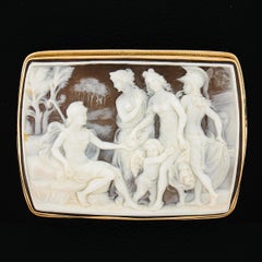 Vintage 18k Gold Highly Detailed Carved Shell Cameo Trojan Family Scene Brooch