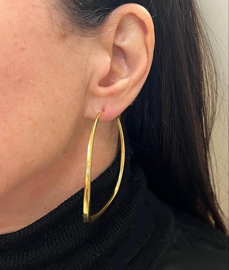 Women's Vintage 18k Gold Hoop Earrings, Italy For Sale
