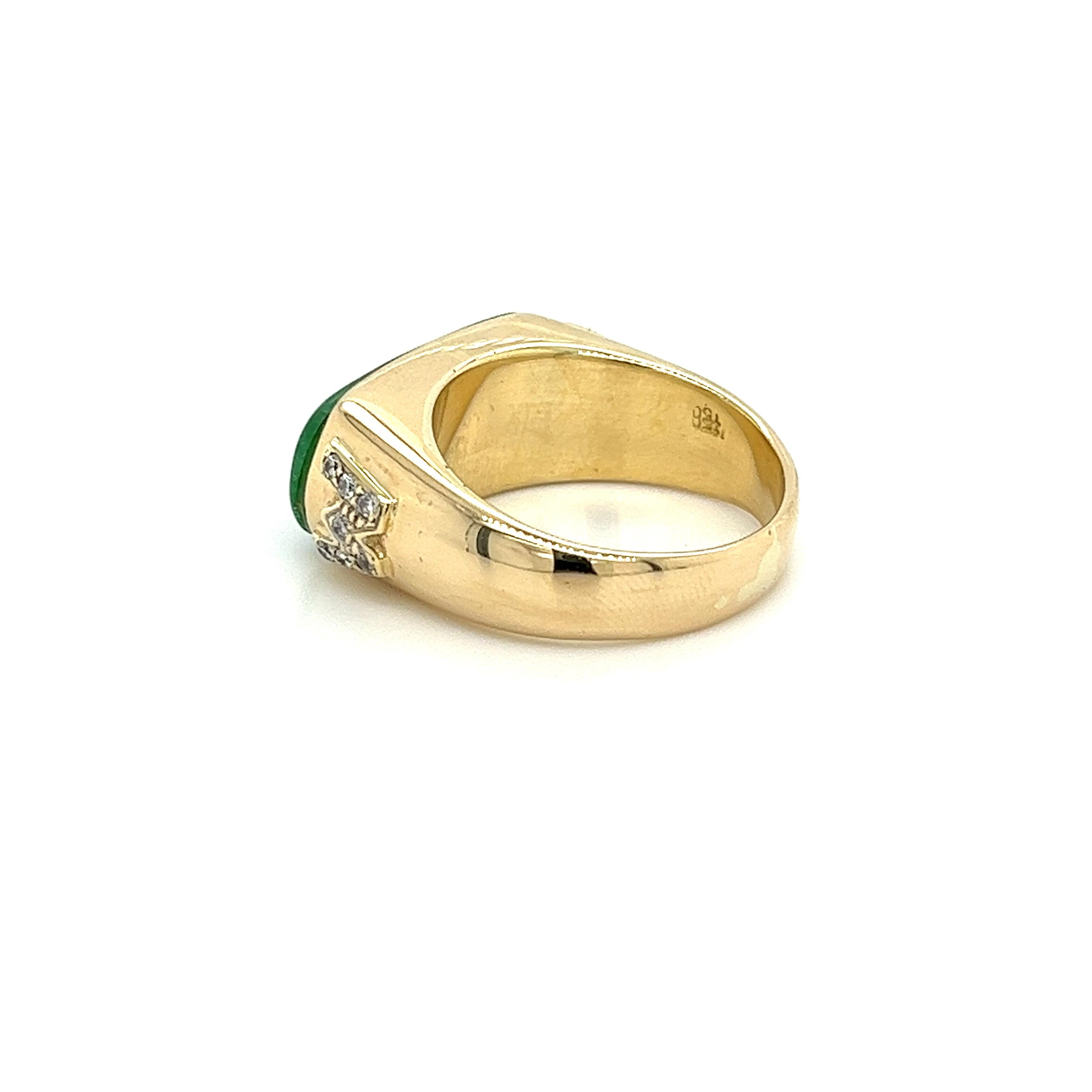 Art déco Bague vintage en or 18 carats à motif « W » en jade et diamants, sertie sur le chaton horizontal en vente