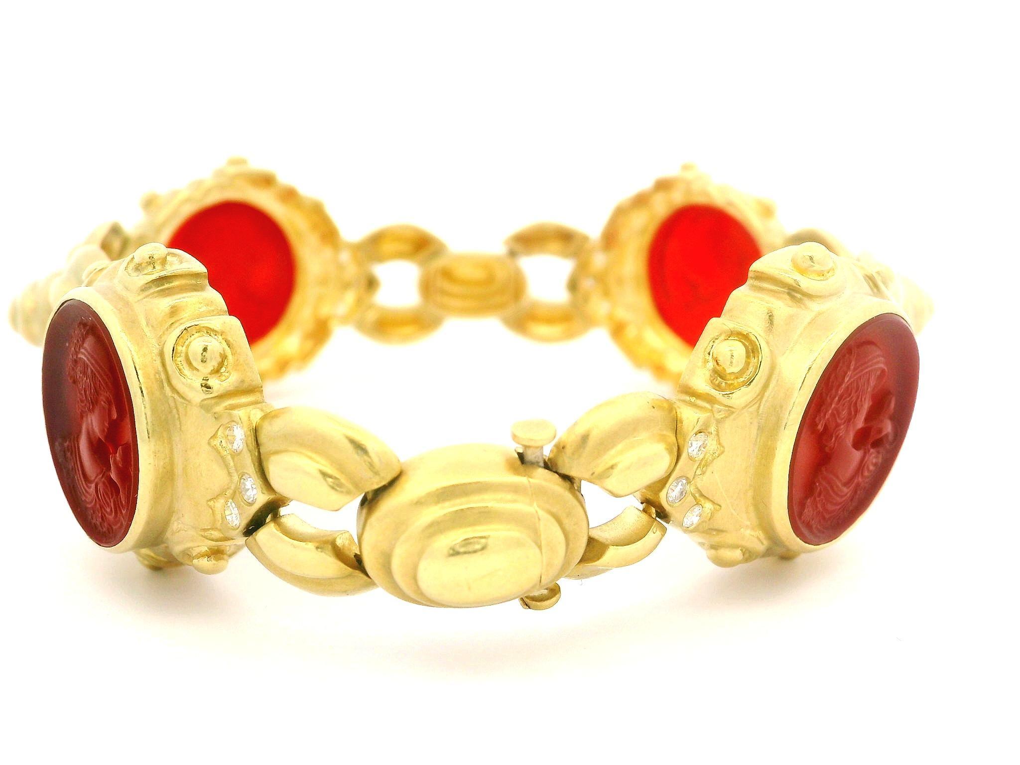Vintage 18k Gold Intaglio Carnelian & Diamond Dual Finish Open Link Bracelet Pour femmes en vente