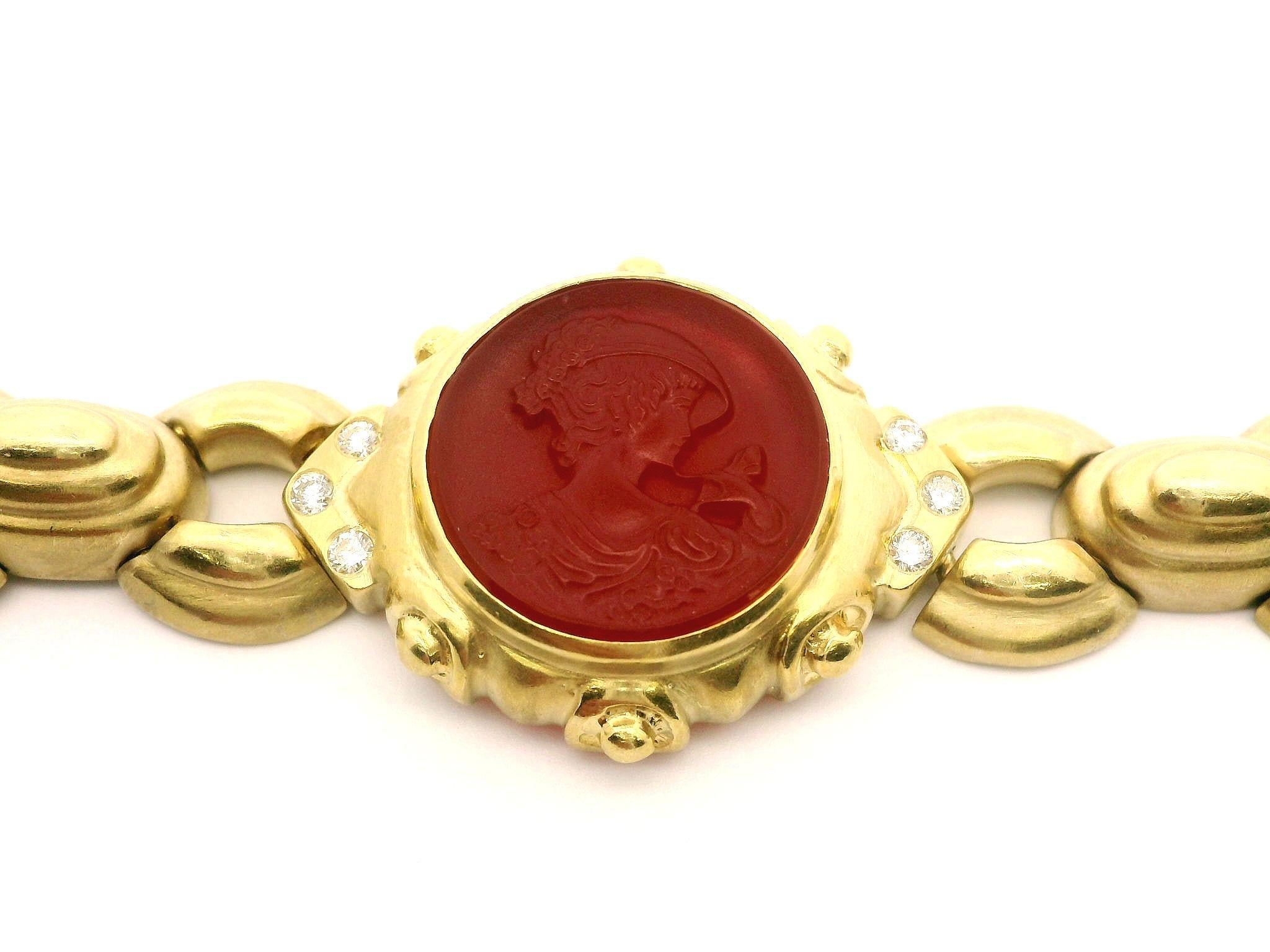 Vintage 18k Gold Intaglio Carnelian & Diamond Dual Finish Open Link Bracelet en vente 2