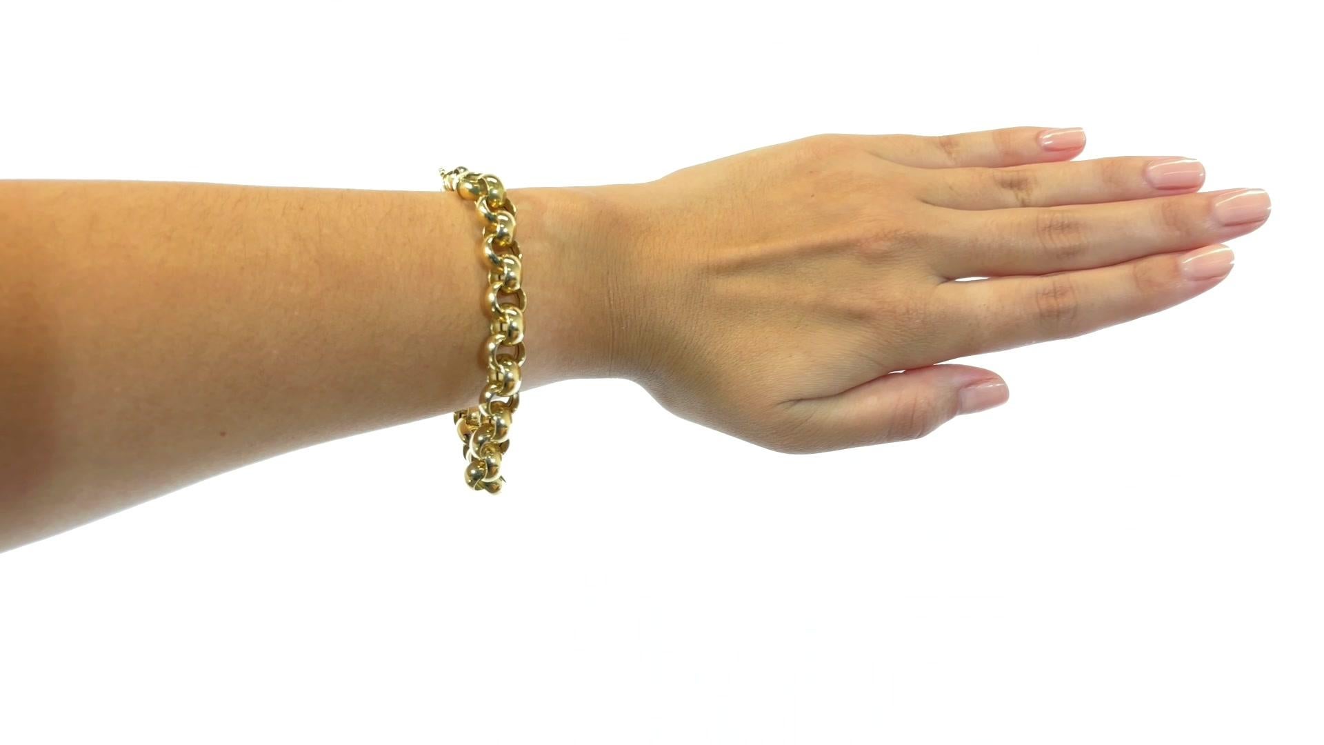 Vintage 18K Gold Interlocking Link Bracelet. 

About the piece: A fresh take on the timeless link bracelet. It's a big look but easy to wear. Excellent with a black outfit for evening wear or with jeans for the farmer's market on Sunday. 

Flawless