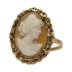 Vintage 18K Gold Italian Shell Cameo Ring, Hand-Carved Portrait