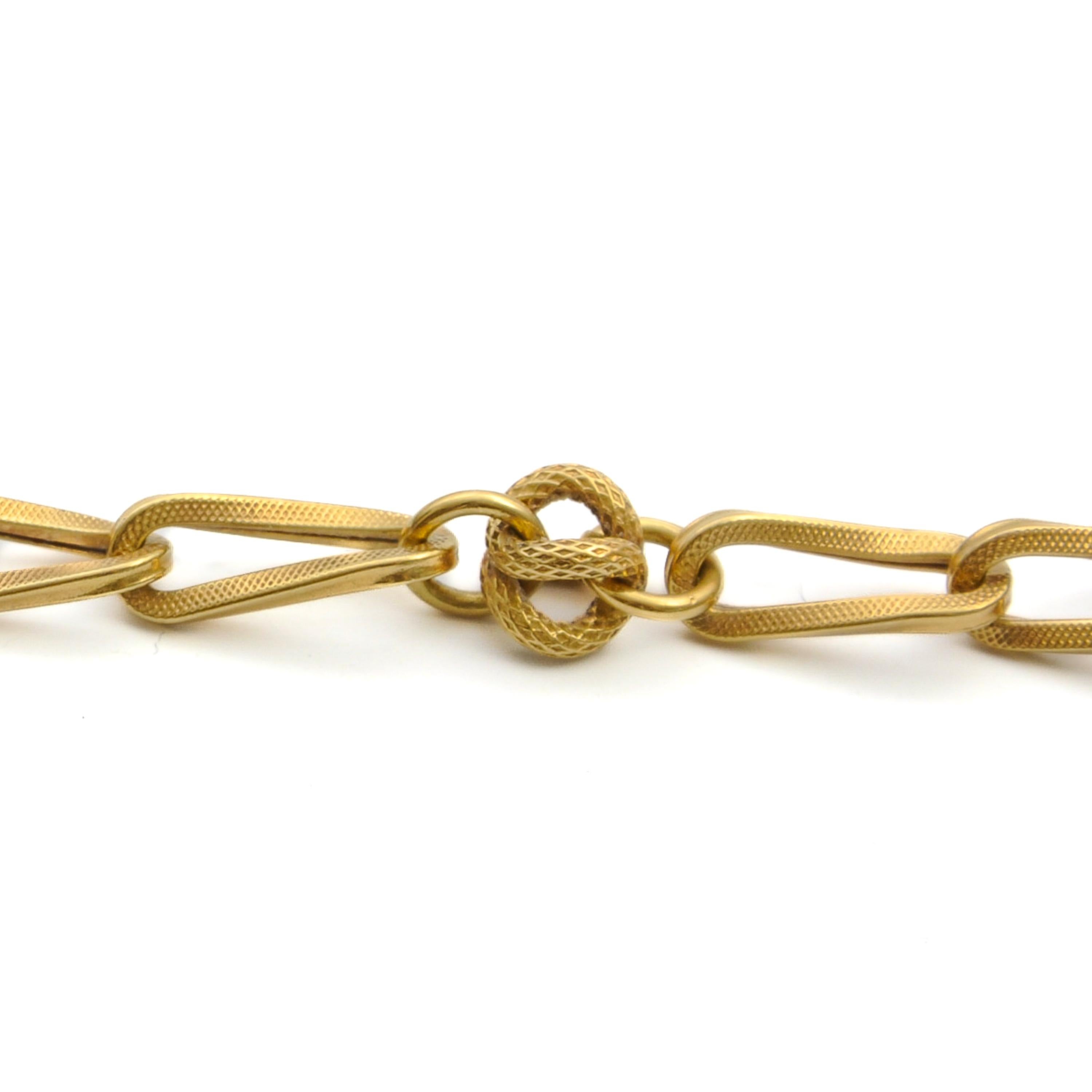 Vintage 18K Gold Knot Curved Links Chain Bracelet en vente 2
