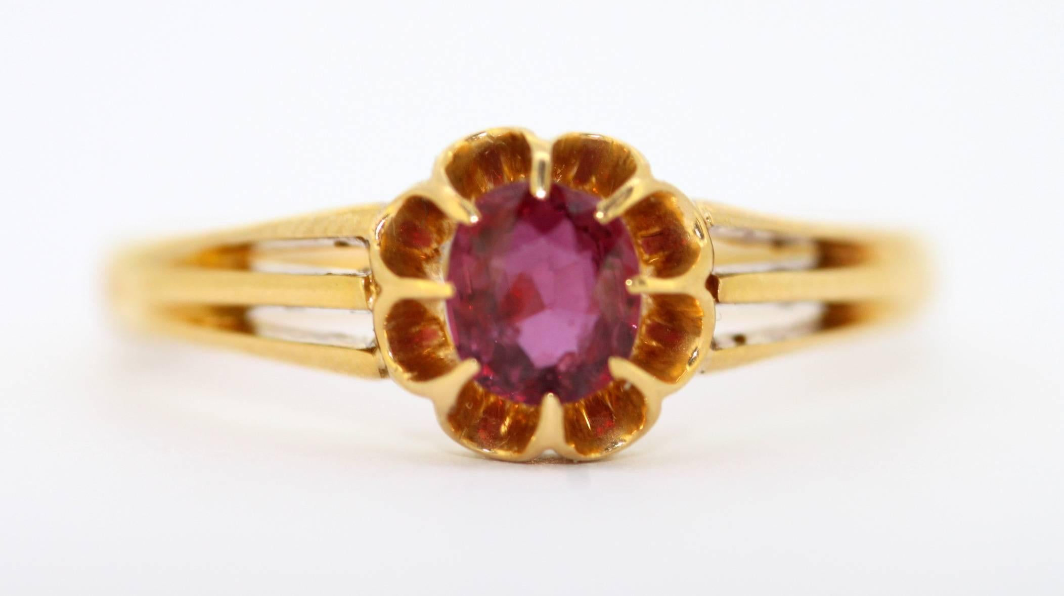 Vintage 18 Karat Gold Ladies Ring with Ruby '0.50 Carat' by DC, circa 1970s 3