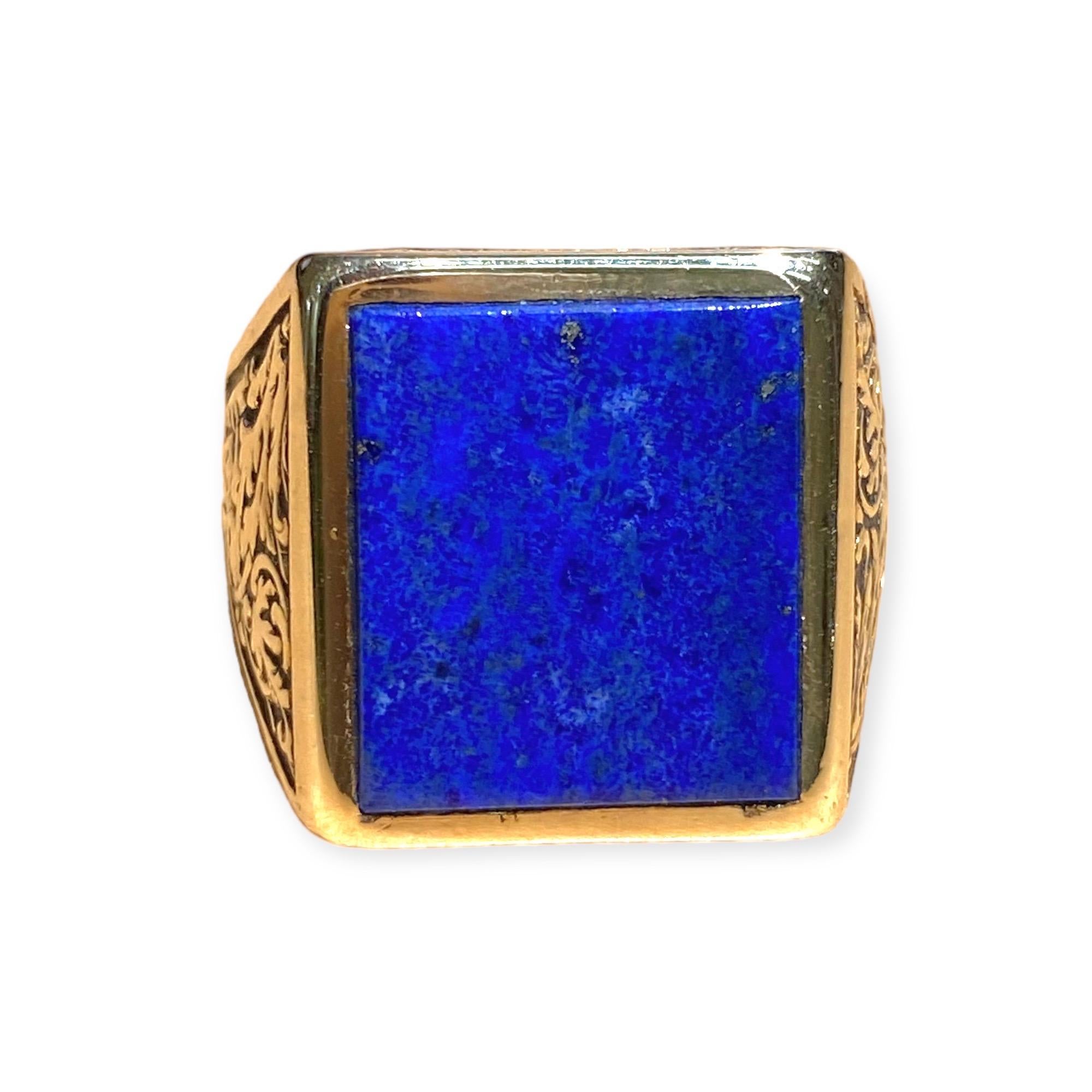 Portrait Cut Vintage 18K Gold Lapis Lazuli Signet Ring For Sale