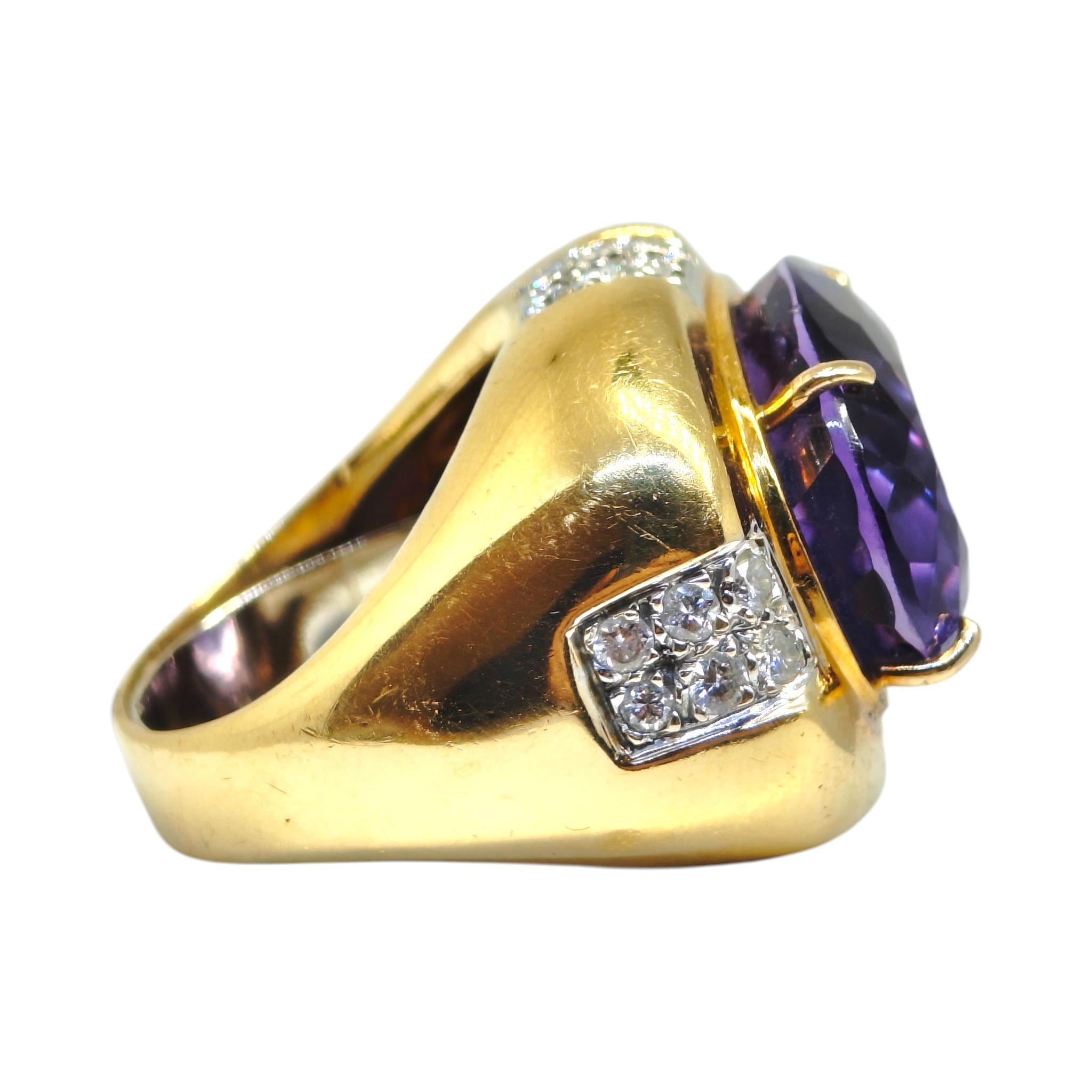 Vintage 18K Gold Large Amethyst and Diamond Ring For Sale at 1stDibs