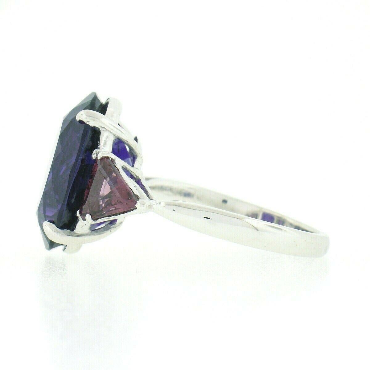 Vintage 18K Gold Large Oval Amethyst w/ Trillion Rhodolite Garnet 3 Stone Ring For Sale 2