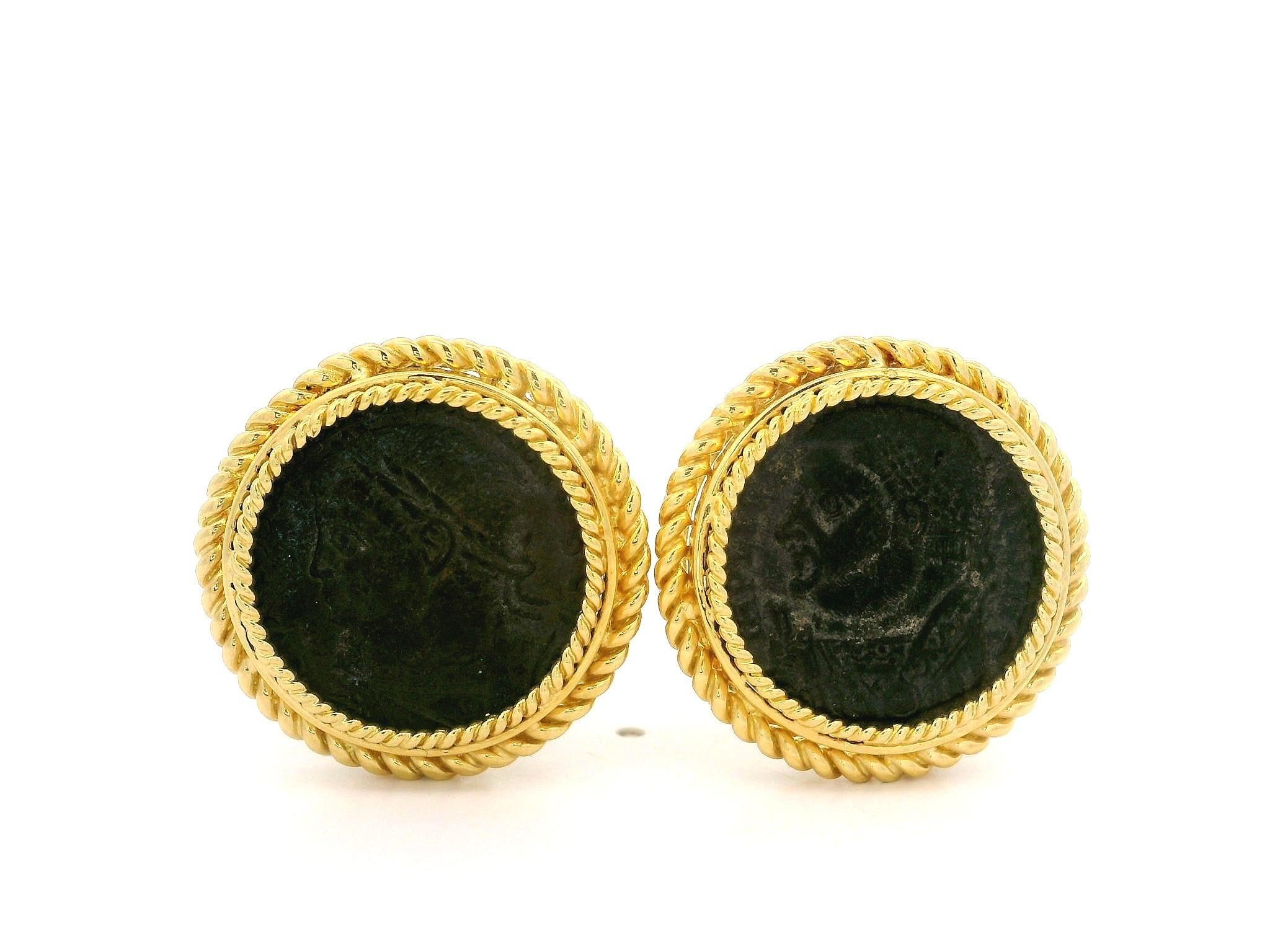 Orecchini pendenti da giorno e da notte in oro 18k Mabe con perle, diamanti, rubini e monete in vendita 5