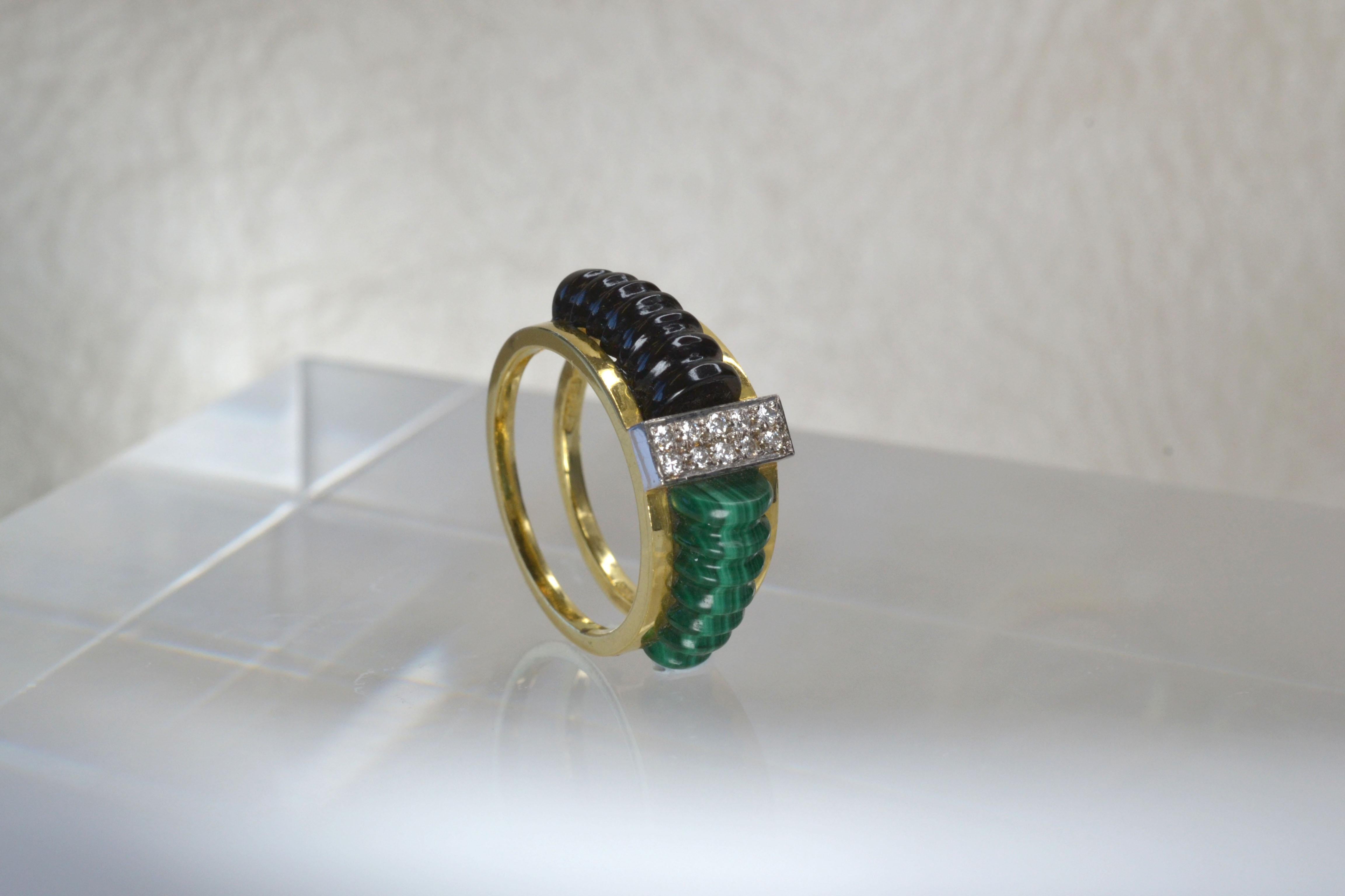 Vintage 18k Gold Malachite and Onyx Ring with Diamonds, One-of-a-kind In Good Condition For Sale In London, GB