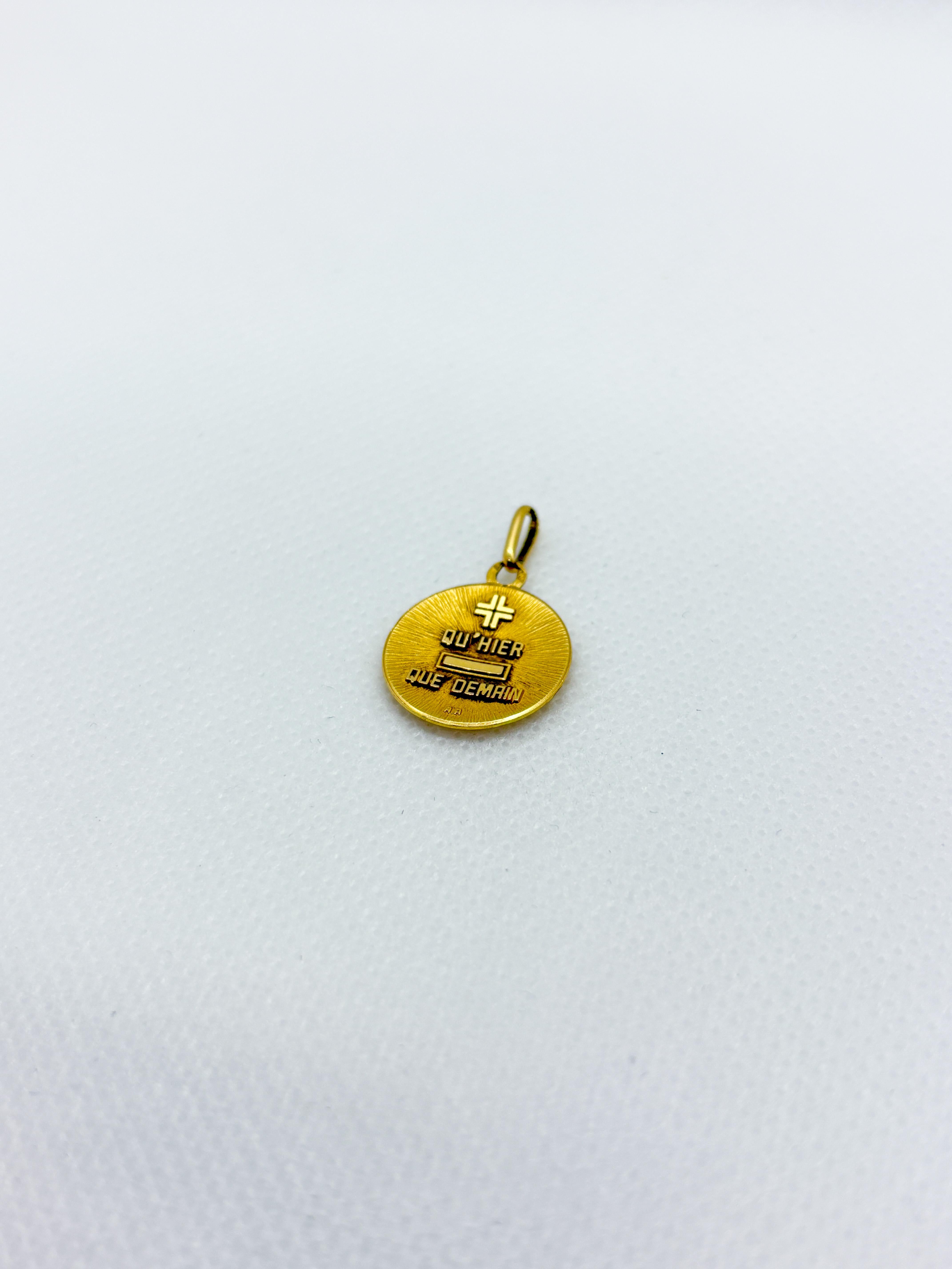 Autentico ciondolo Médaille d'Amour d'epoca in oro giallo 18k firmato A. Augis, con l'amata iscrizione 