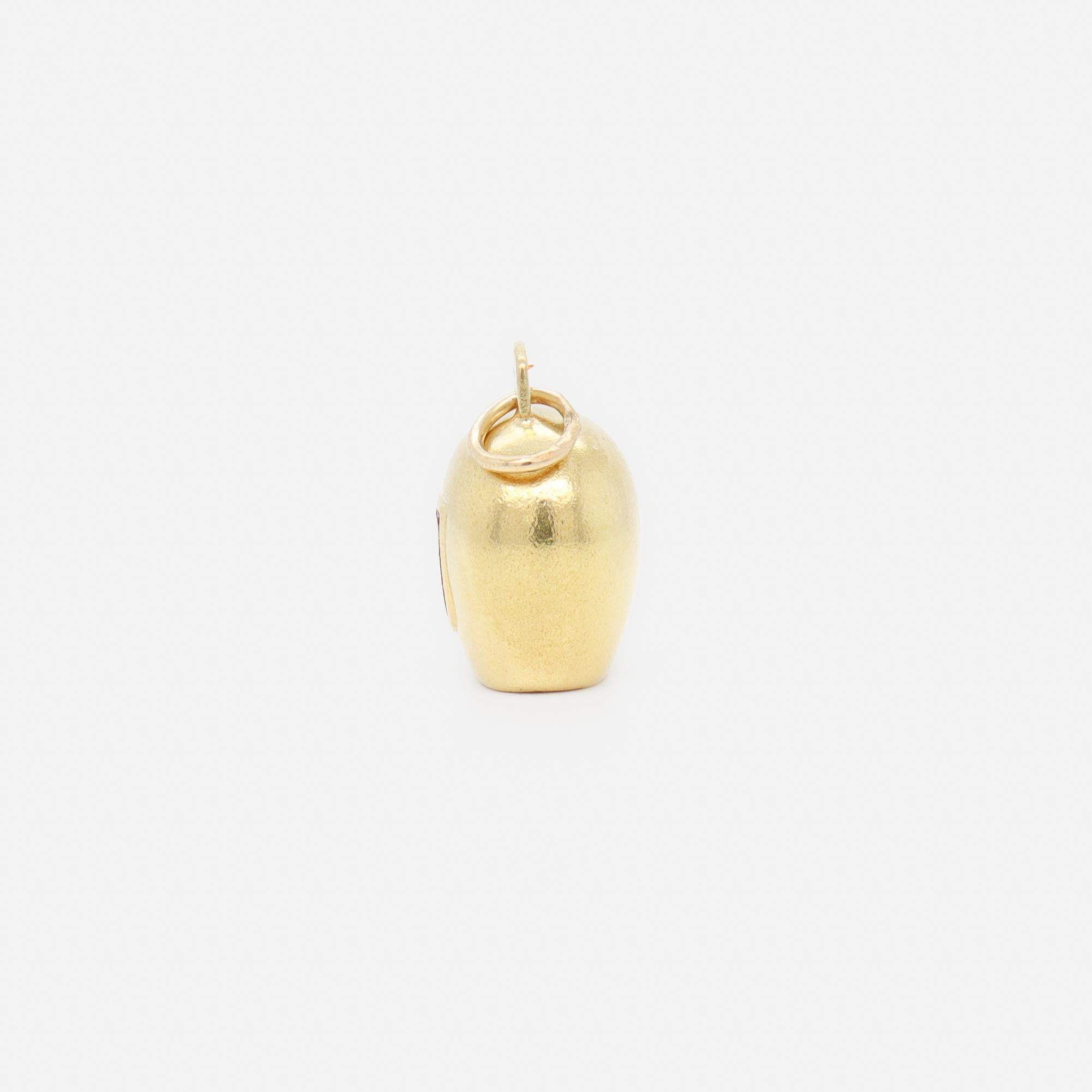 Vintage 18k Gold Miniature Cow Bell Charm with Enamel Swiss Flag (breloque de cloche de vache miniature en or 18k avec drapeau suisse en émail) en vente 2