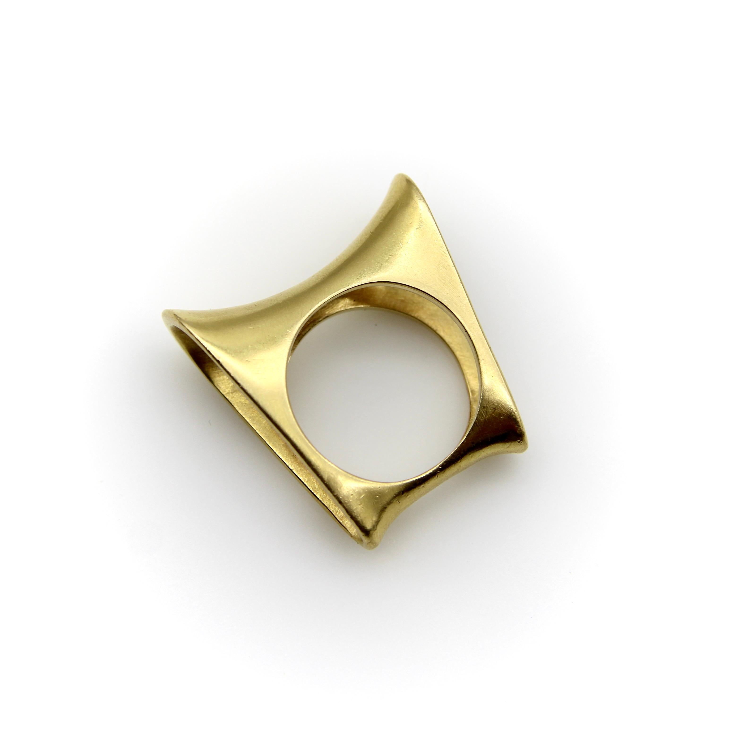Women's or Men's Vintage 18K Gold Modernist Saddle Ring For Sale