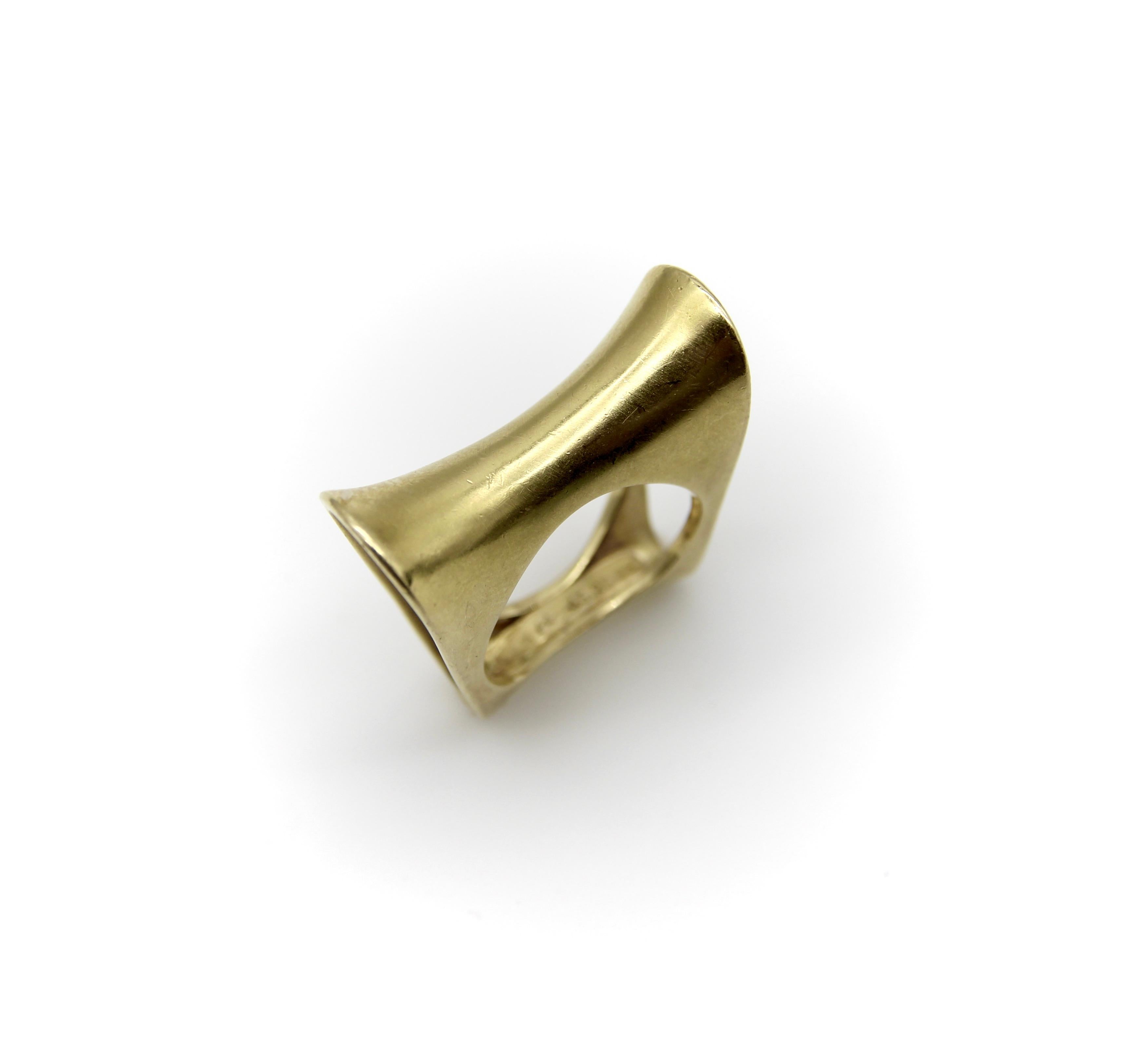 Vintage 18K Gold Modernist Saddle Ring For Sale 1