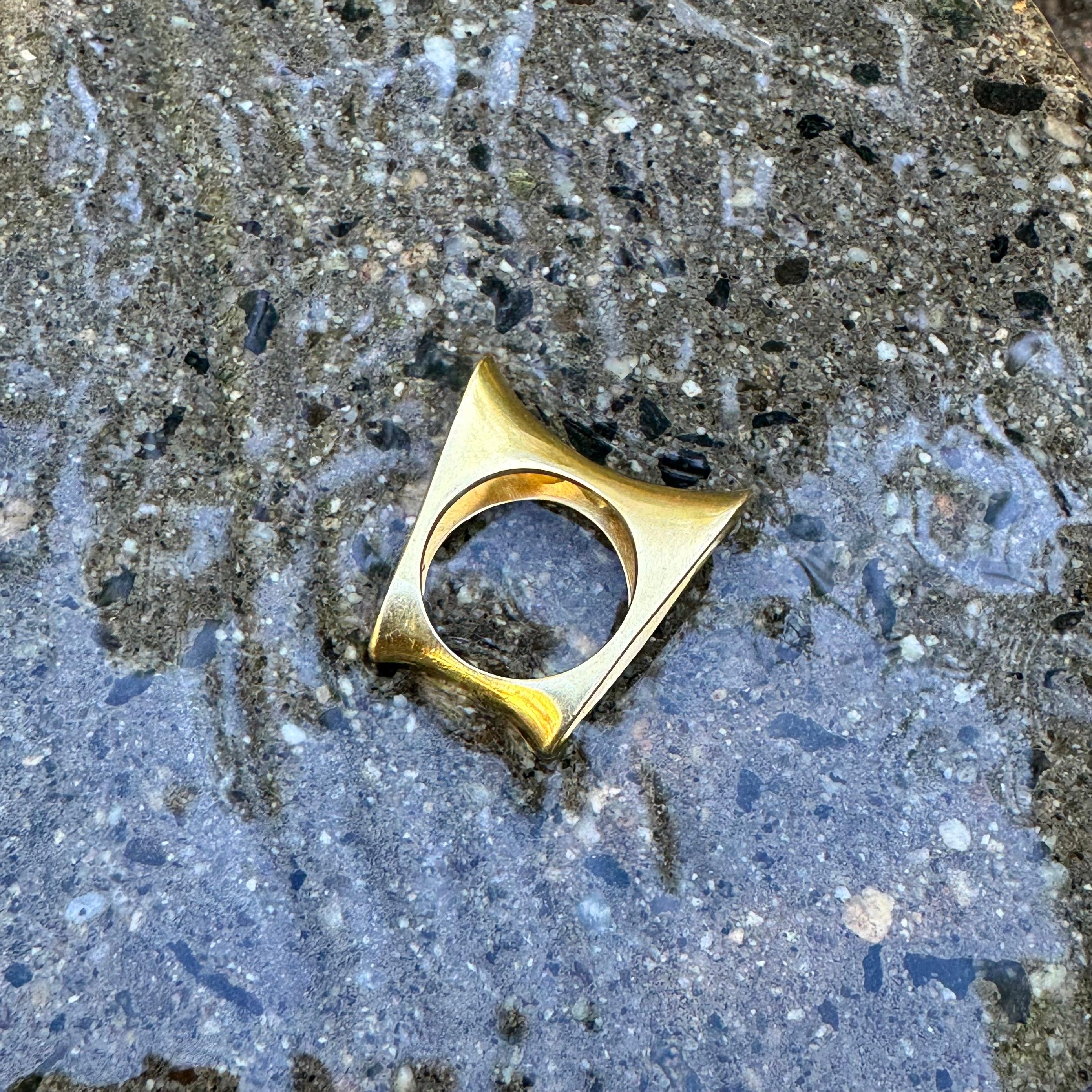 Vintage 18K Gold Modernist Saddle Ring For Sale 3