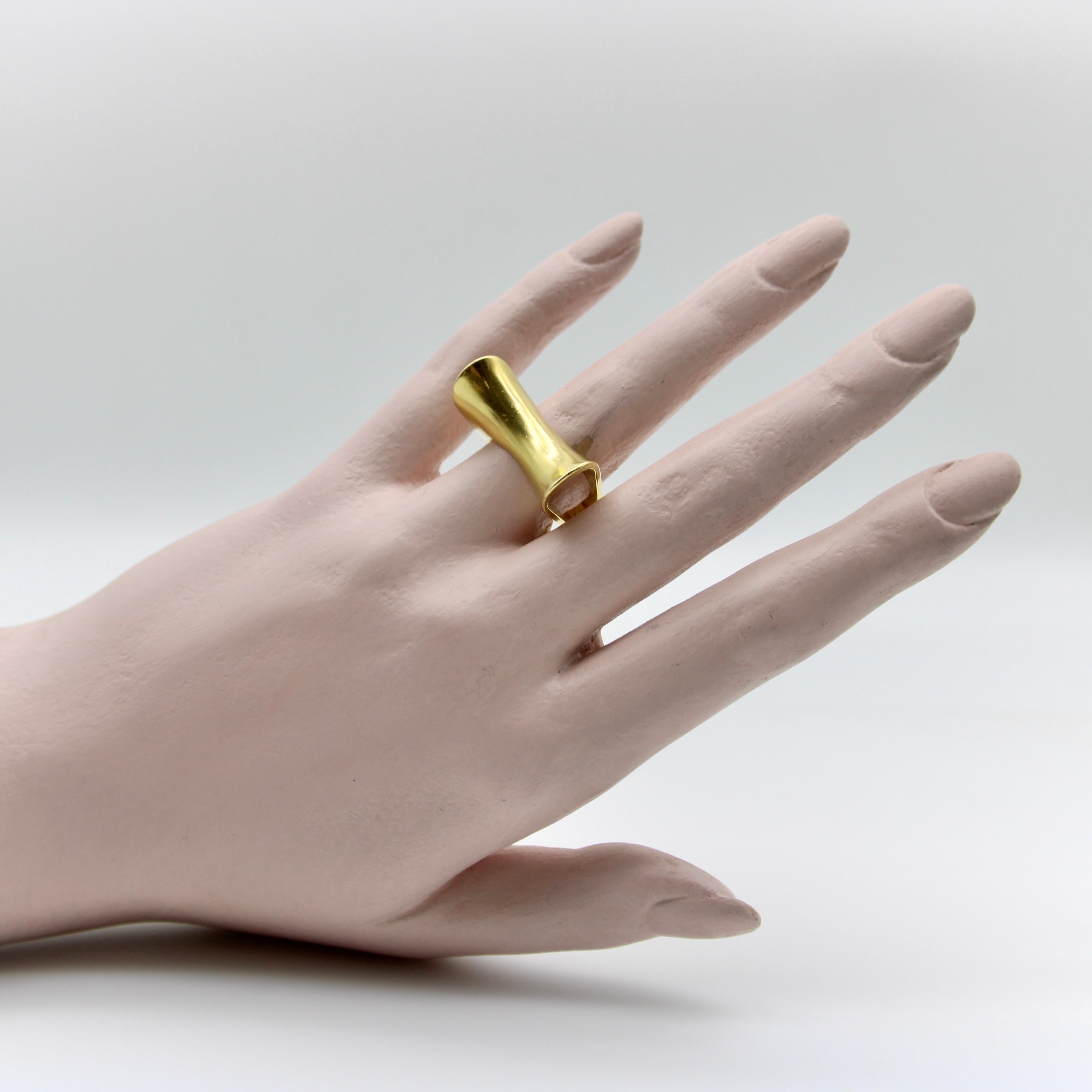Vintage 18K Gold Modernist Saddle Ring For Sale 4