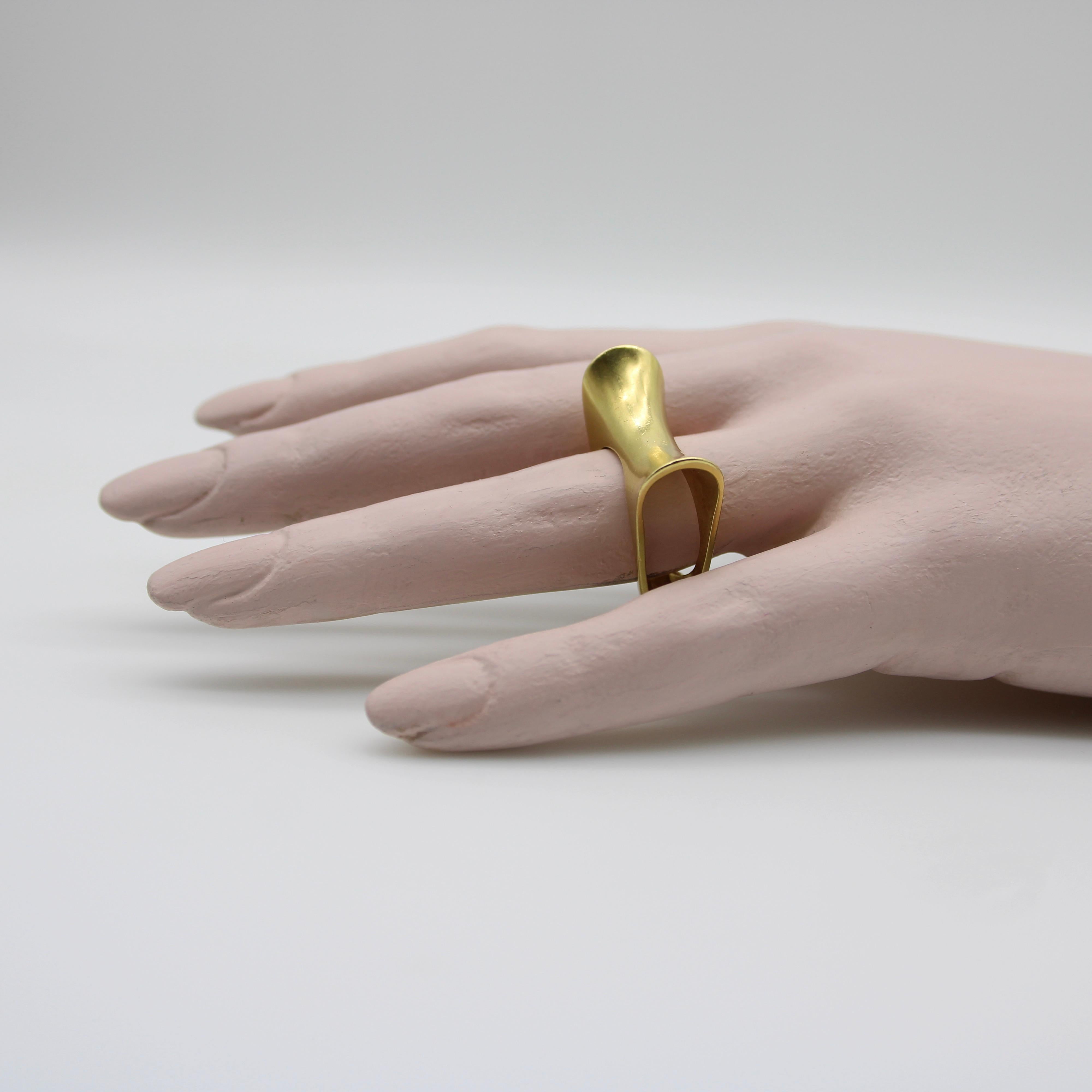 Vintage 18K Gold Modernist Saddle Ring For Sale 5