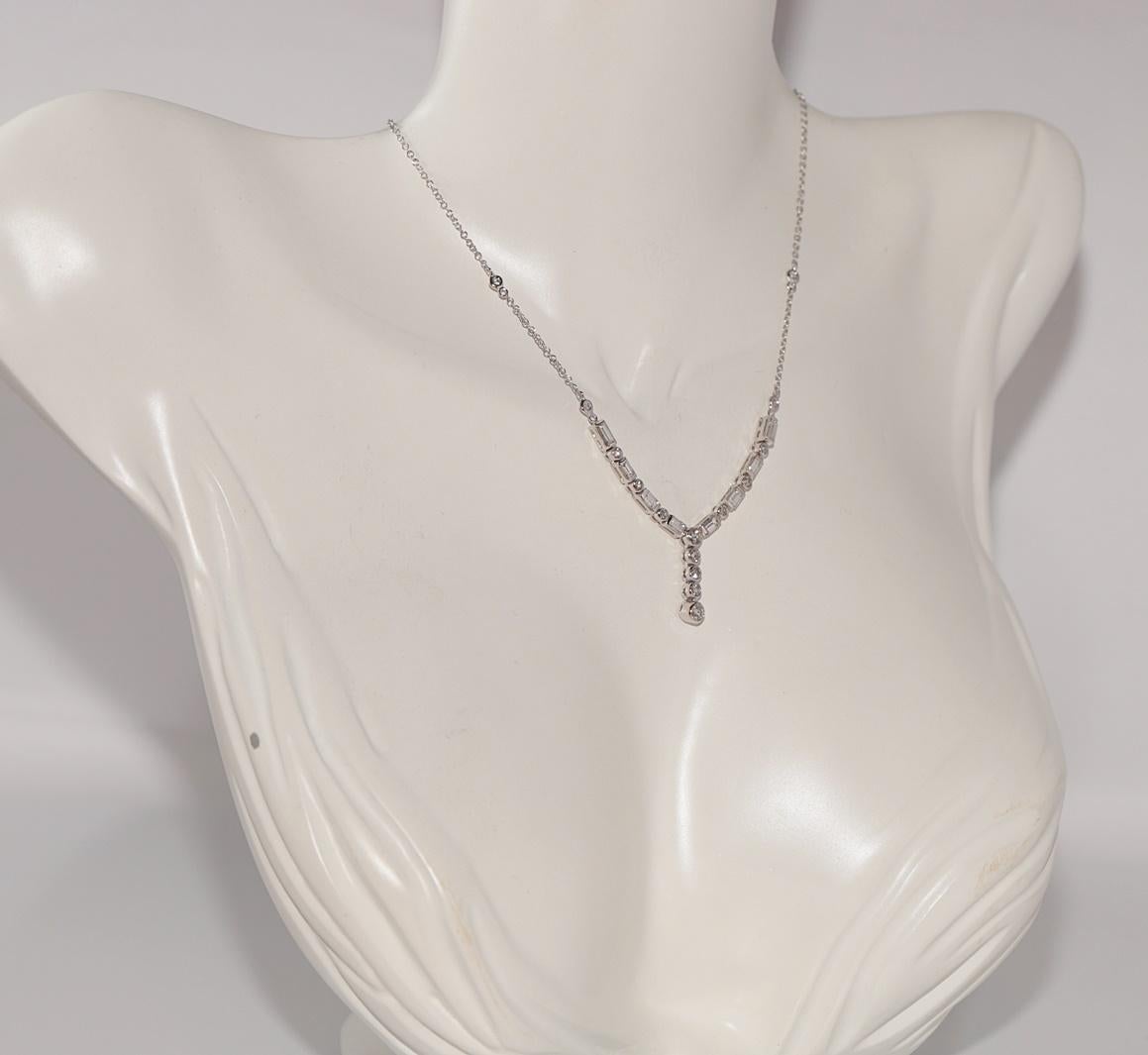 Taglio brillante Collana vintage in oro 18k con diamanti naturali taglio Baguette e Brillianti in vendita