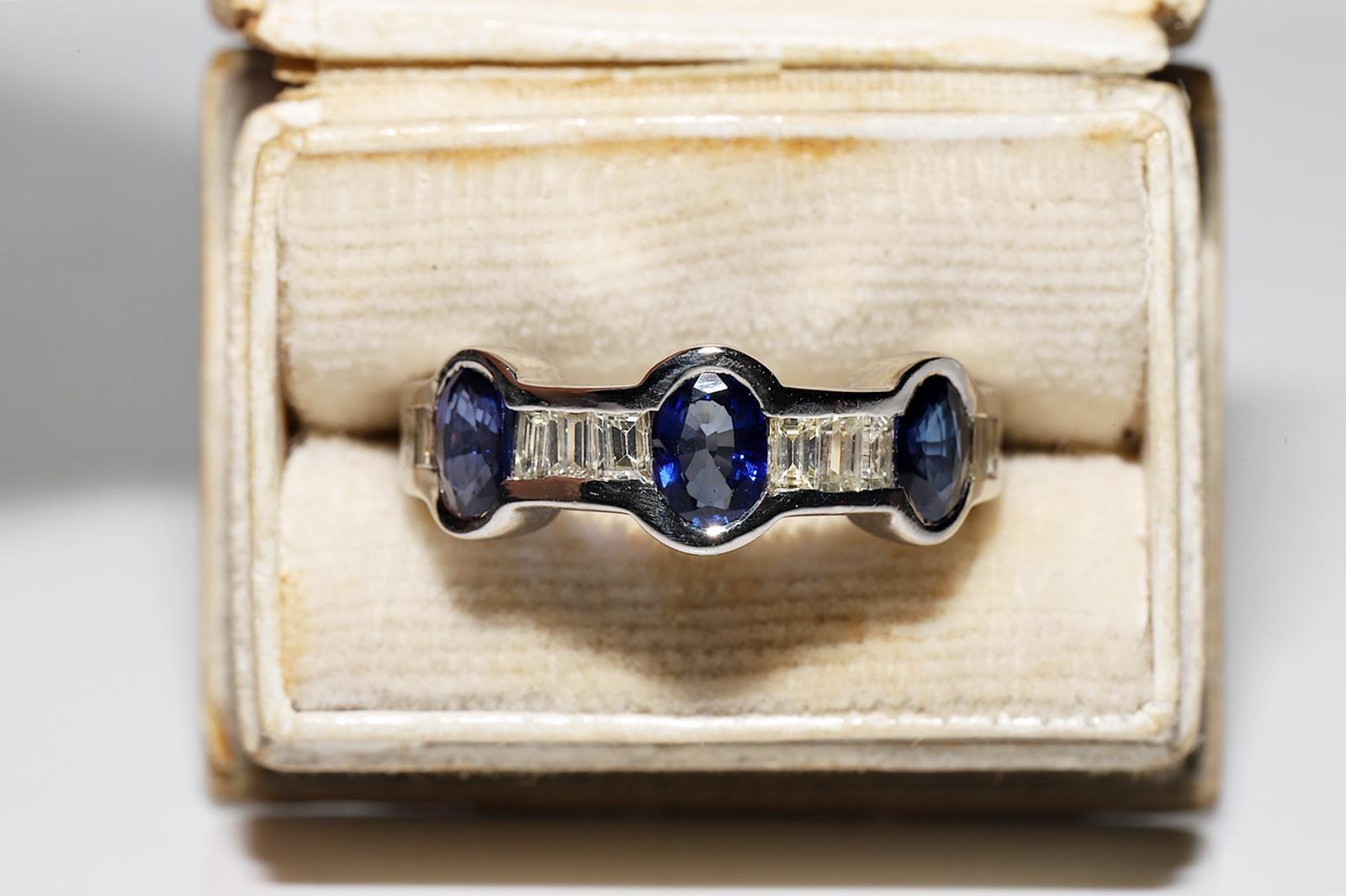 Vintage 18k Gold Natural Baguette Cut Diamond And Sapphire Decorated Ring  In Good Condition For Sale In Fatih/İstanbul, 34