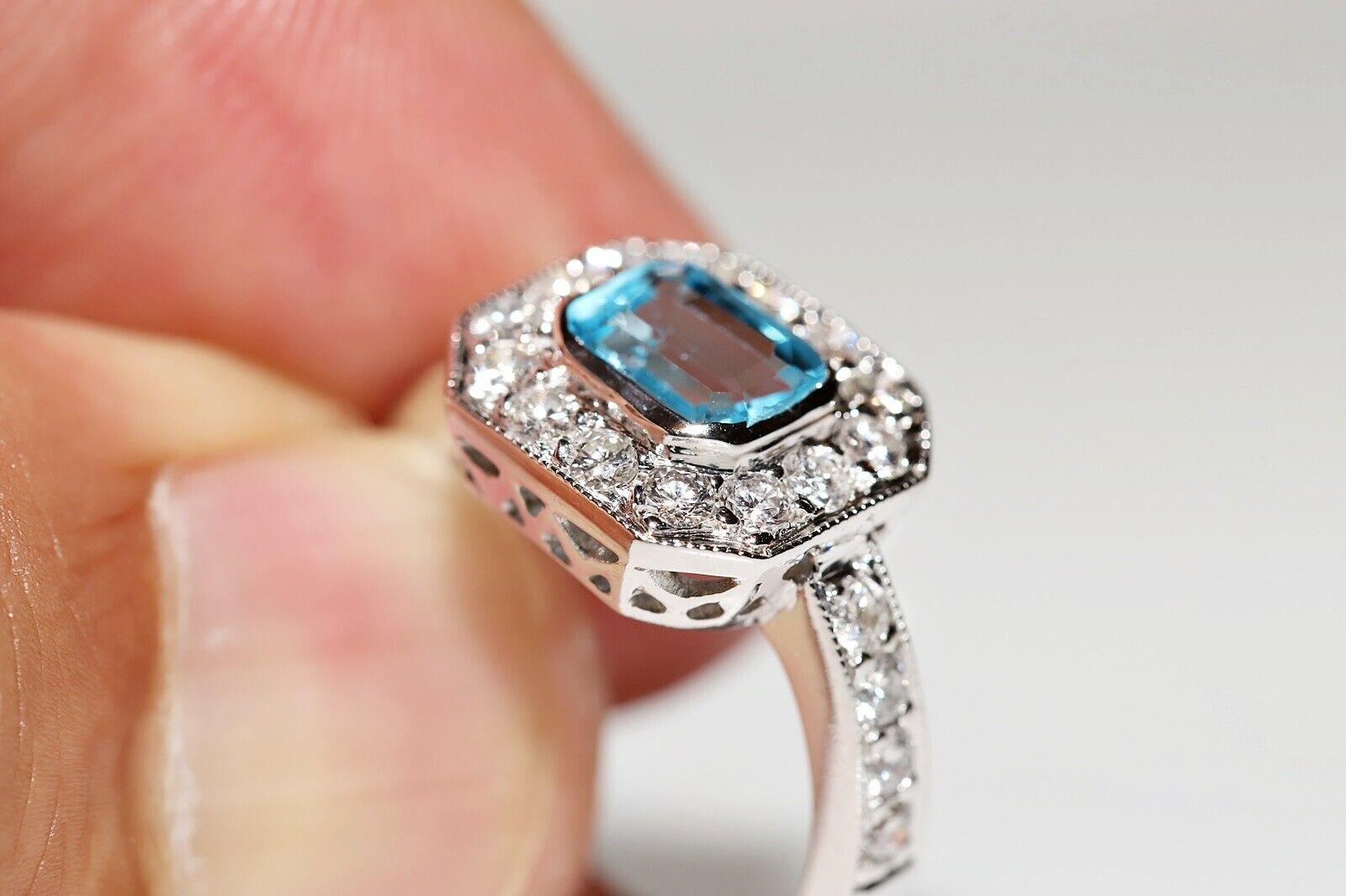 Retro Vintage 18k Gold Natural Diamond And AquaMarine Decorated Ring  For Sale