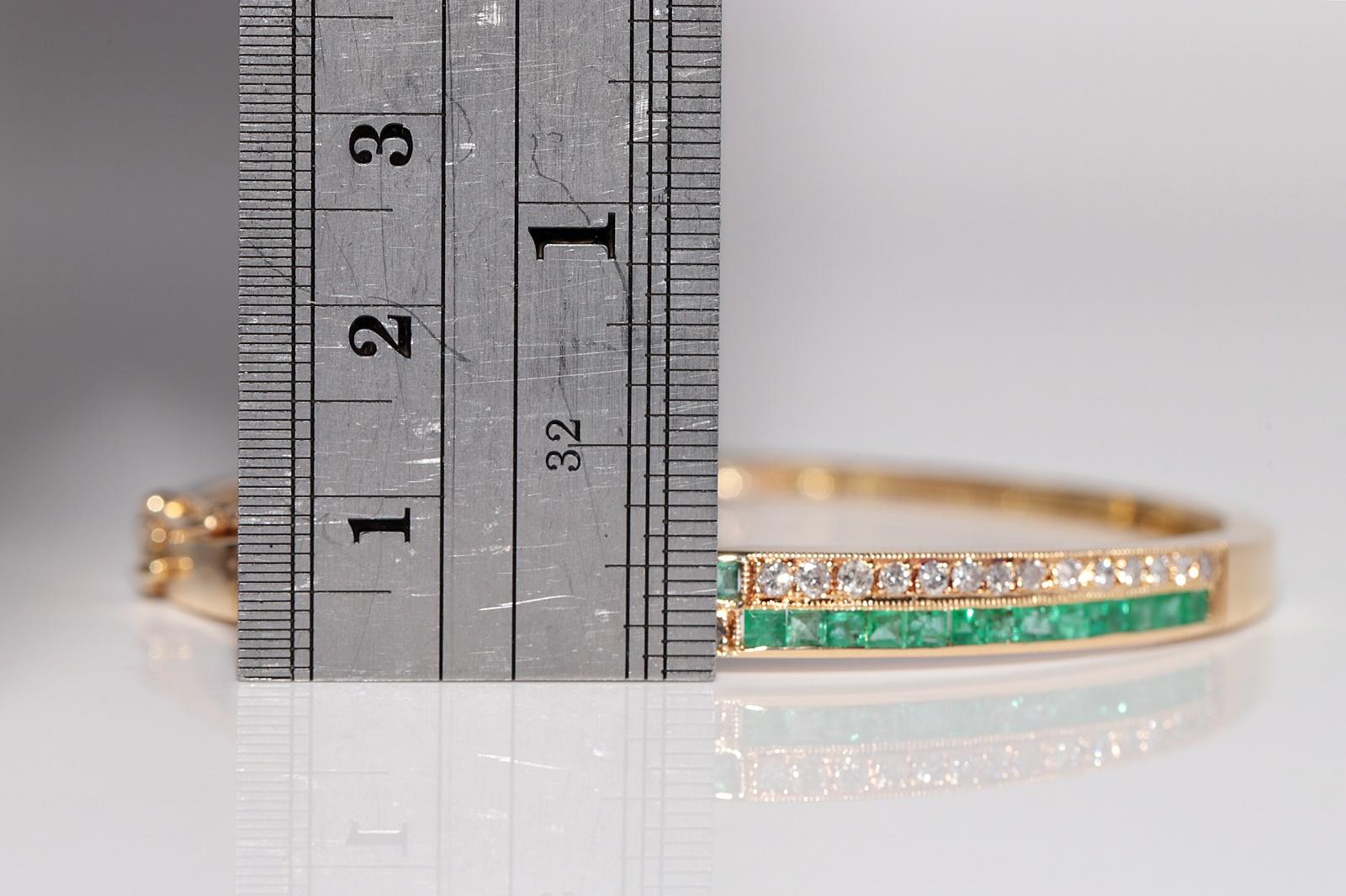 Bracciale vintage in oro 18k con diamanti naturali e smeraldi taglio baguette in vendita 1